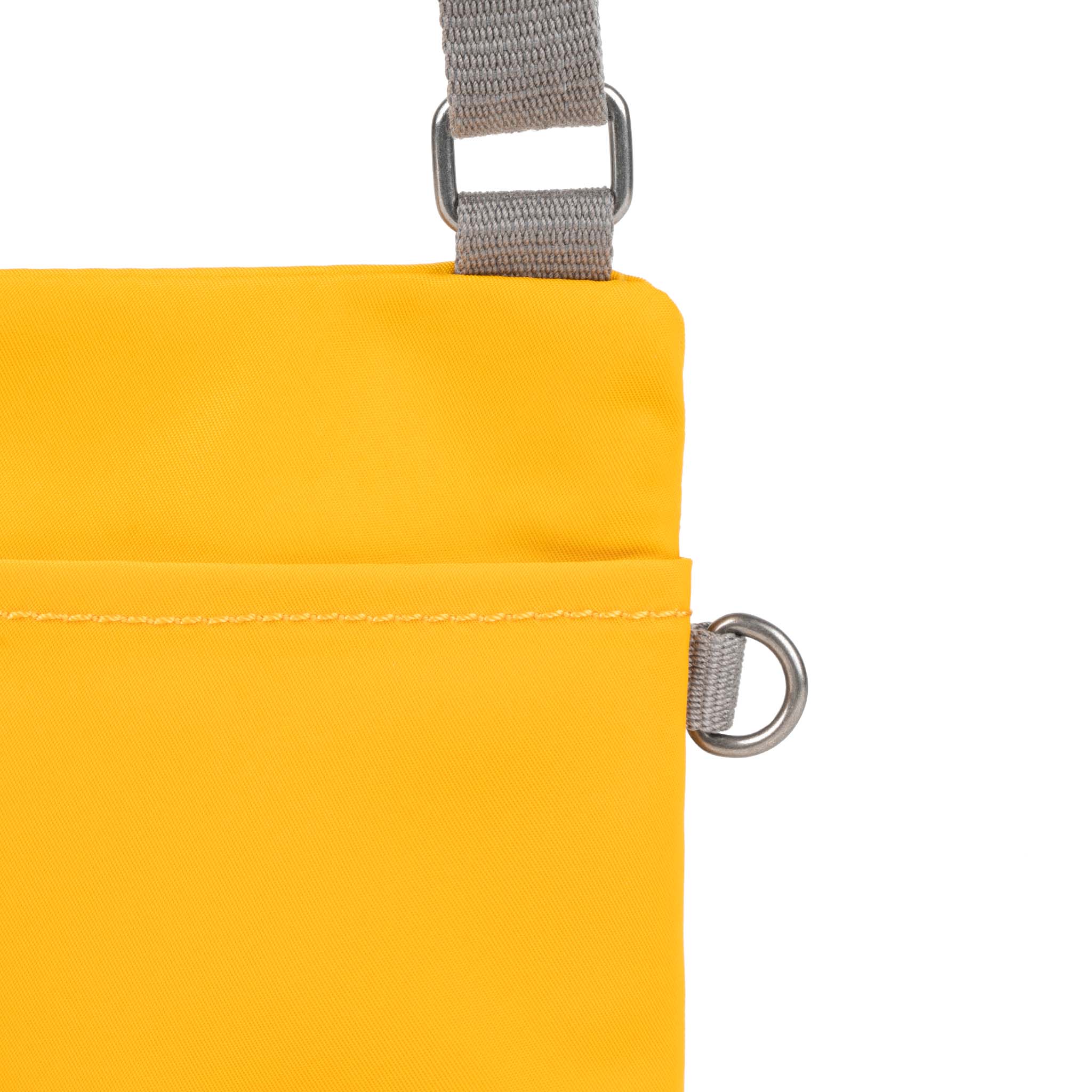 ROKA London - Chelsea XS slingväska med ficka #Färg_Saffron