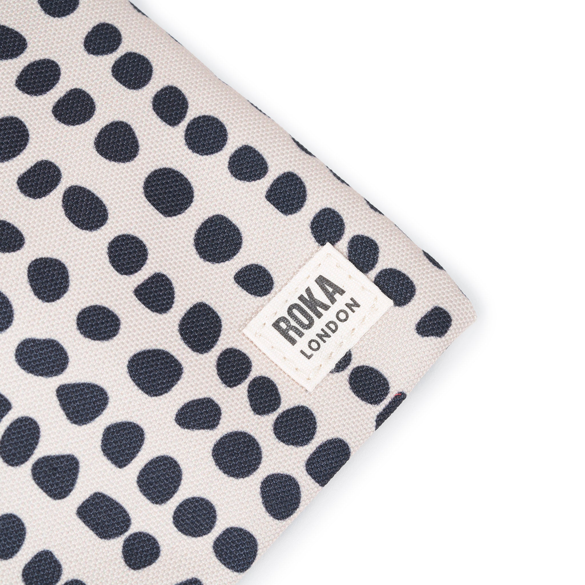 ROKA London - Chelsea XS slingväska med ficka #Färg_Linear_Dot