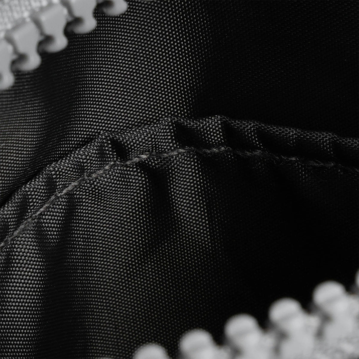 ROKA London - Chelsea XS slingväska med ficka #Färg_Simple_Purple