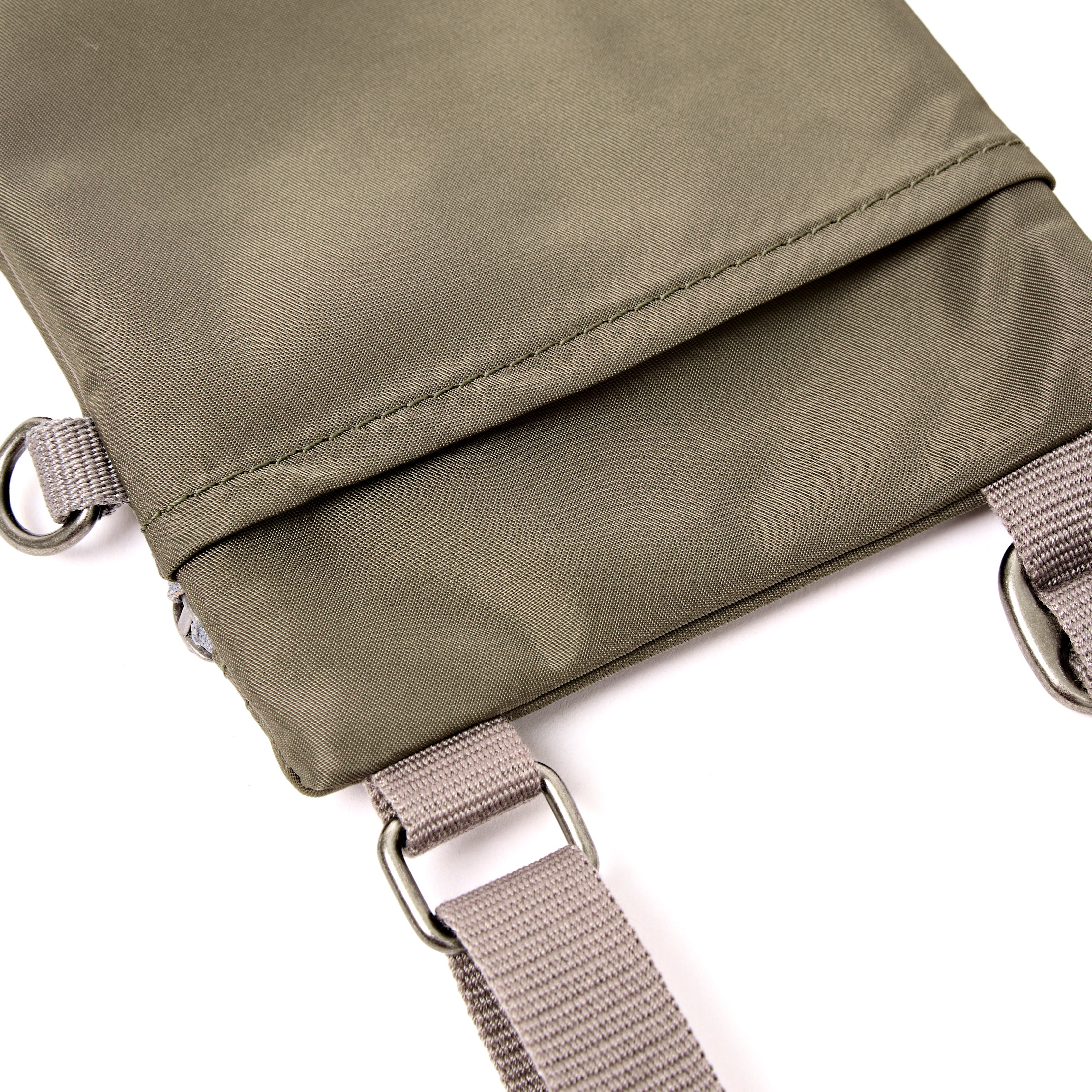 ROKA London - Chelsea XS slingväska med ficka #Färg_Army