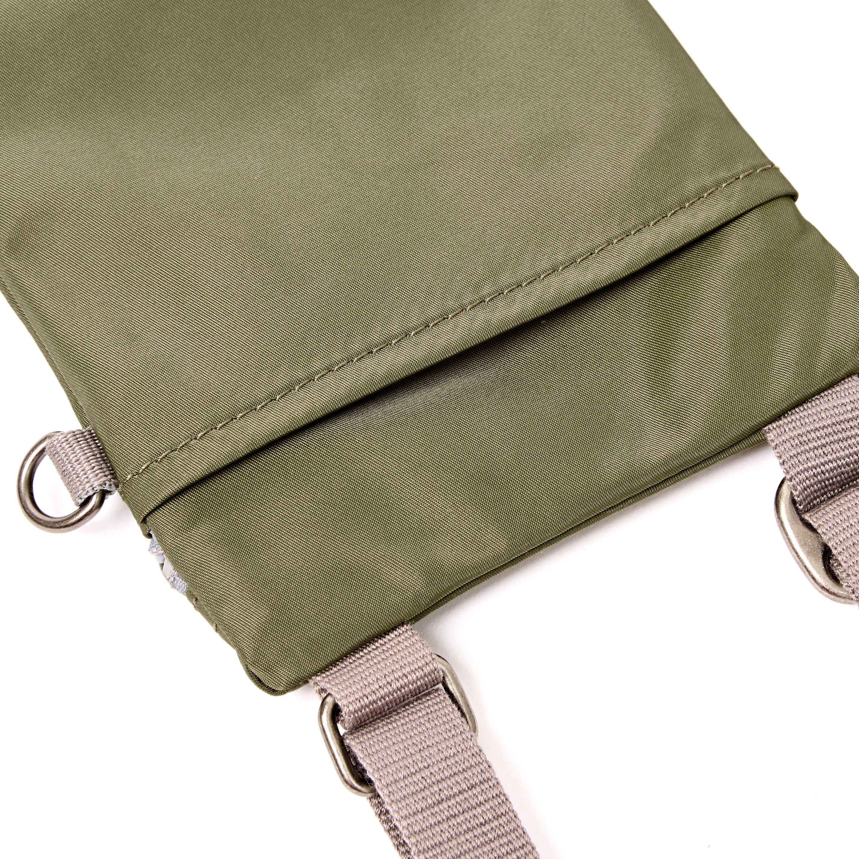 ROKA London - Chelsea XS slingväska med ficka #Färg_Chive