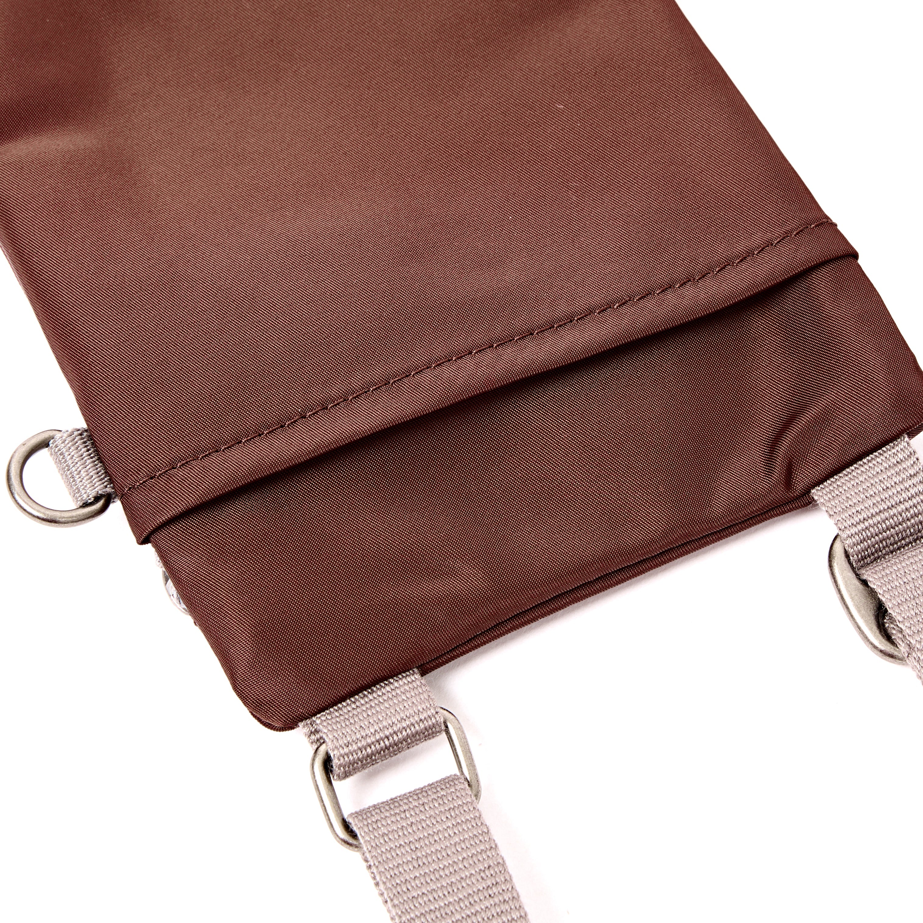 ROKA London - Chelsea XS slingväska med ficka #Färg_Rocky_Road