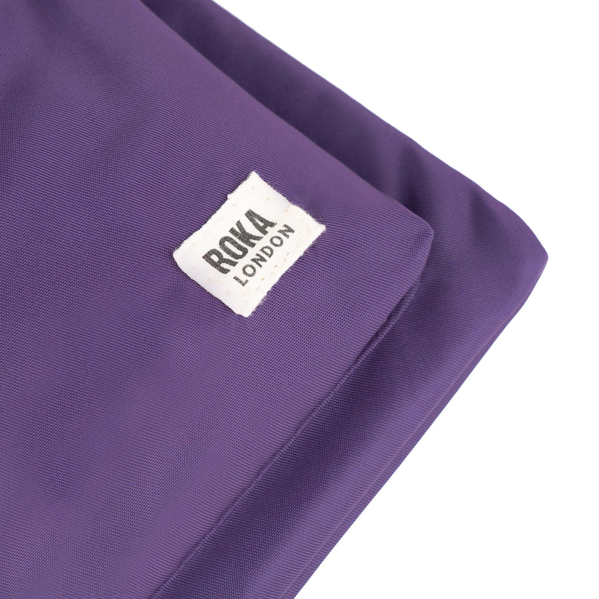 ROKA London - Chelsea B M crossbody-väska #Färg_Majestic_Purple