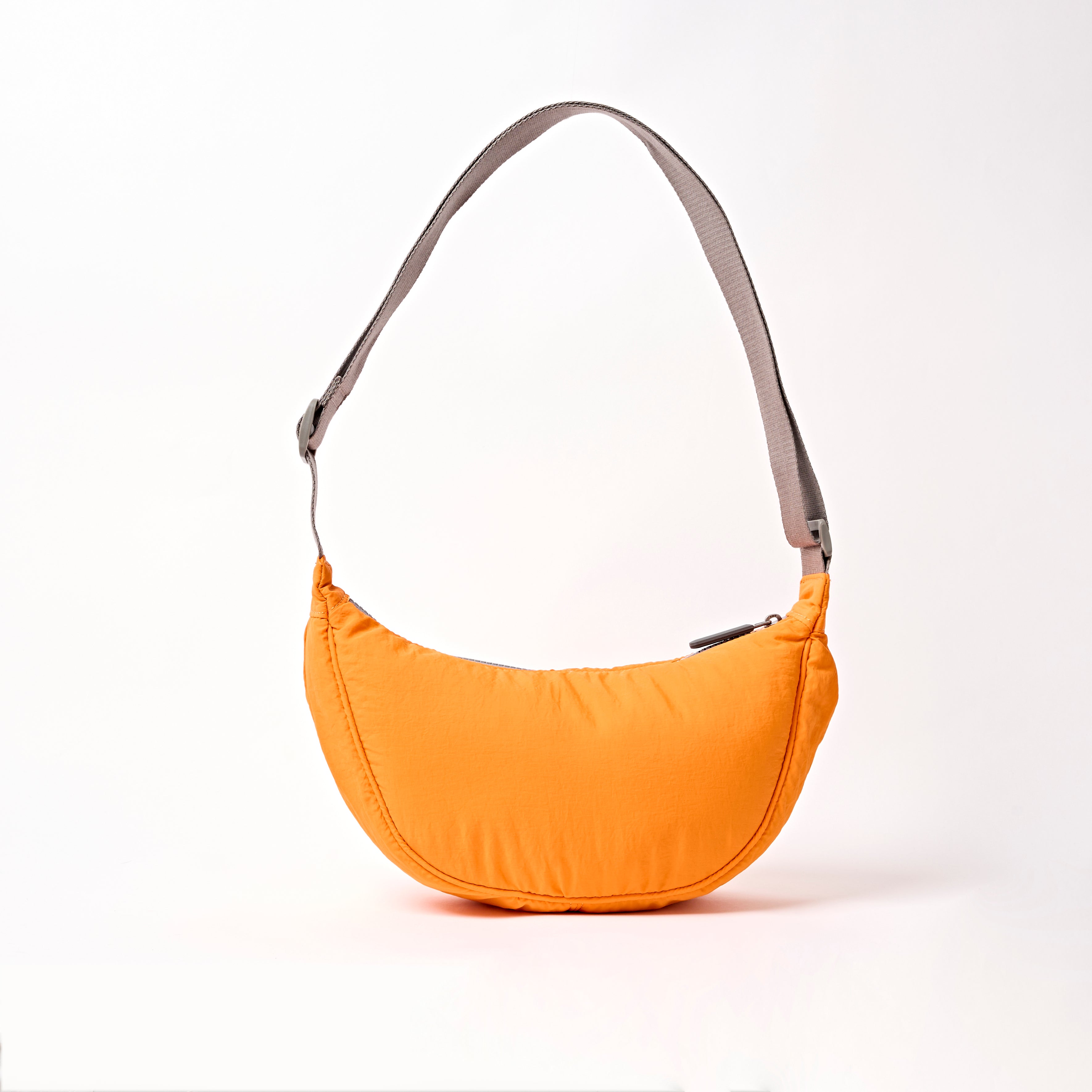 ROKA London - Farringdon S halvmåneväska #Färg_Jaffa_Orange
