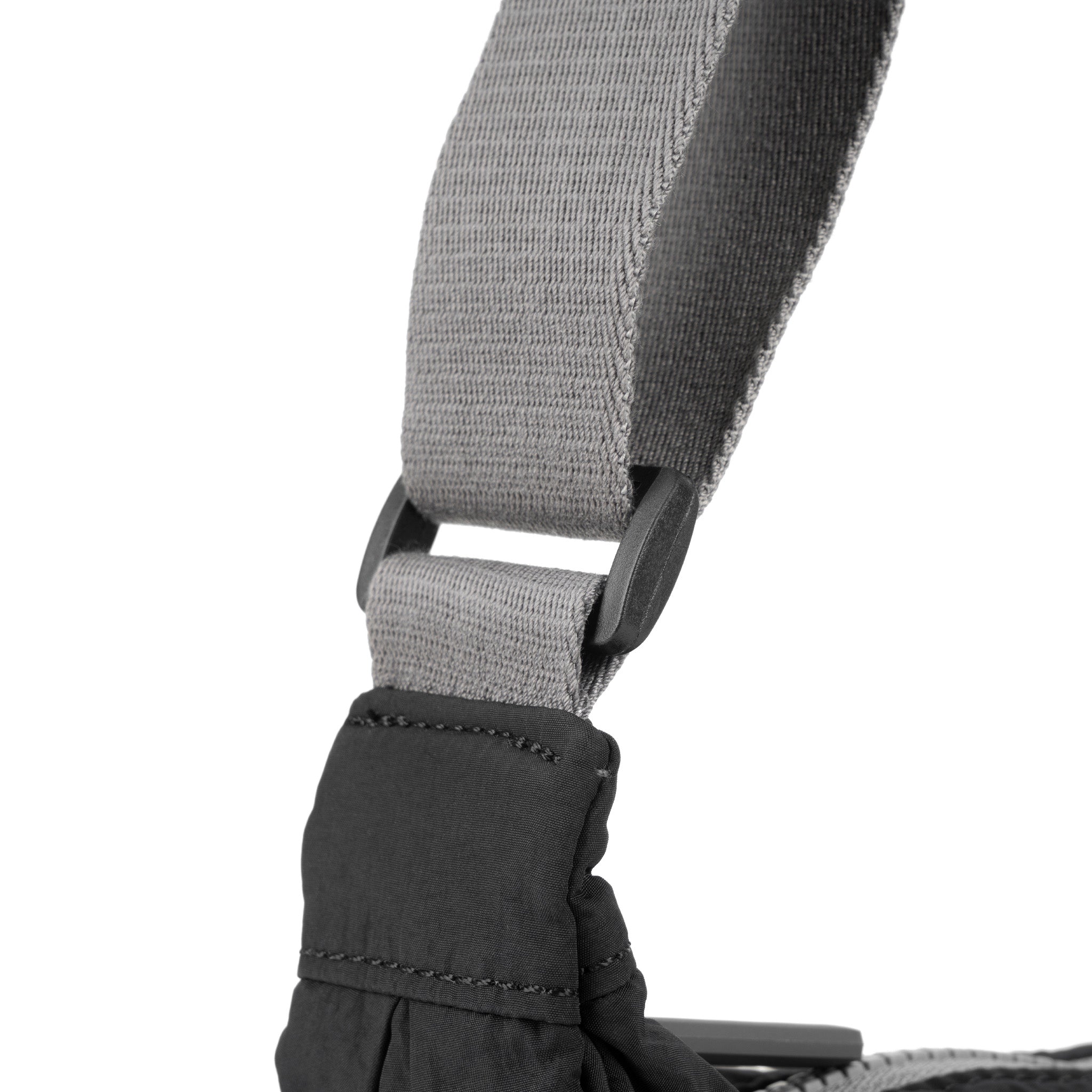 ROKA London - Farringdon S halvmåneväska #Färg_Black