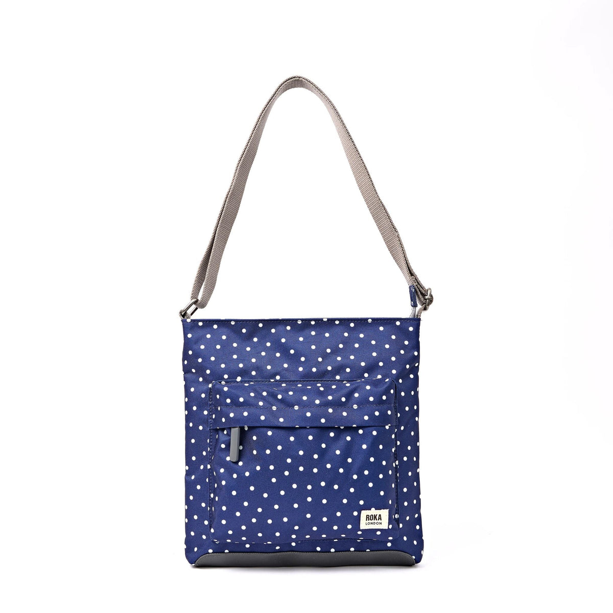 ROKA London - Kennington M crossbody-väska #Färg_Navy_Polka_Dot