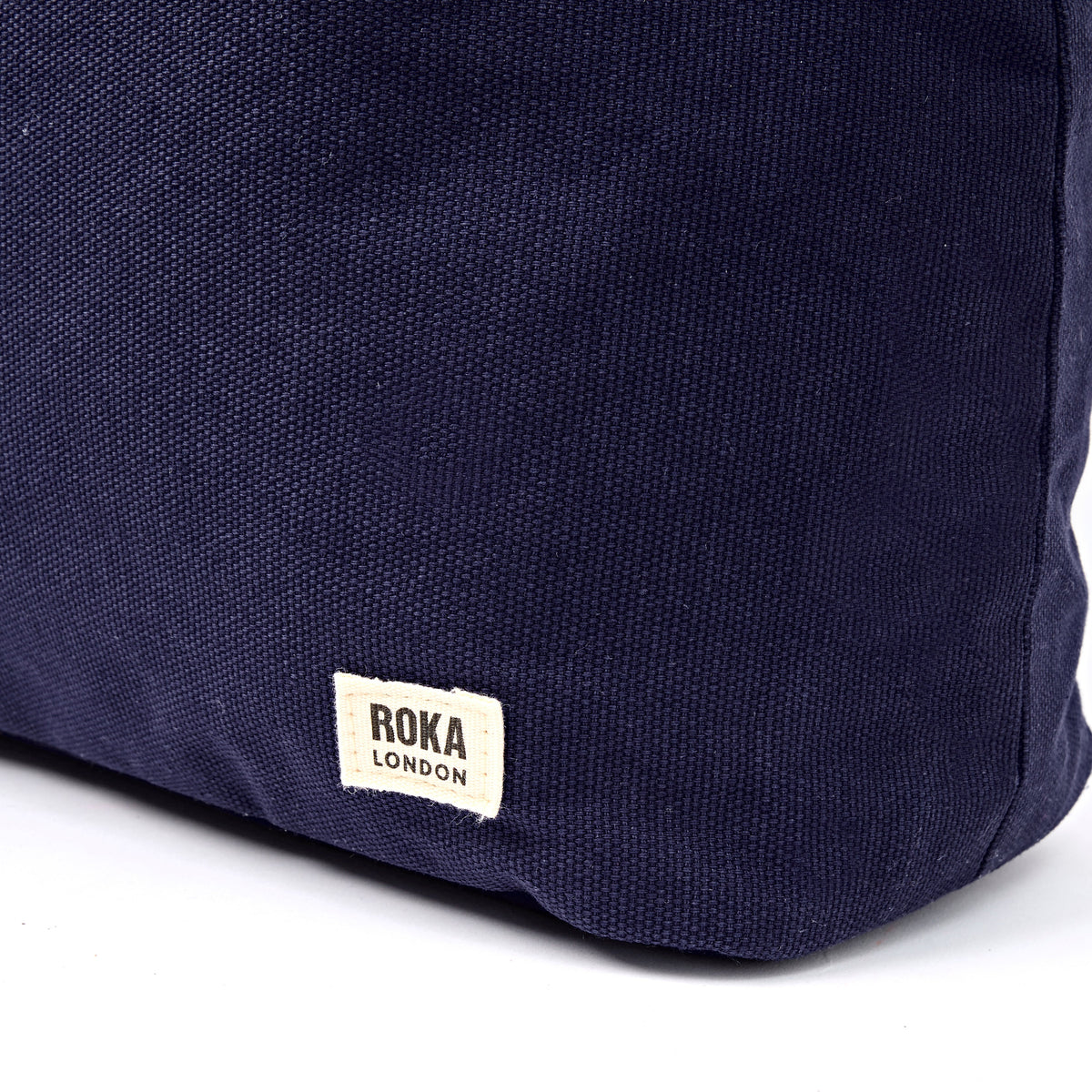 ROKA London - Hoxton L axelväska #Färg_Navy_Blue