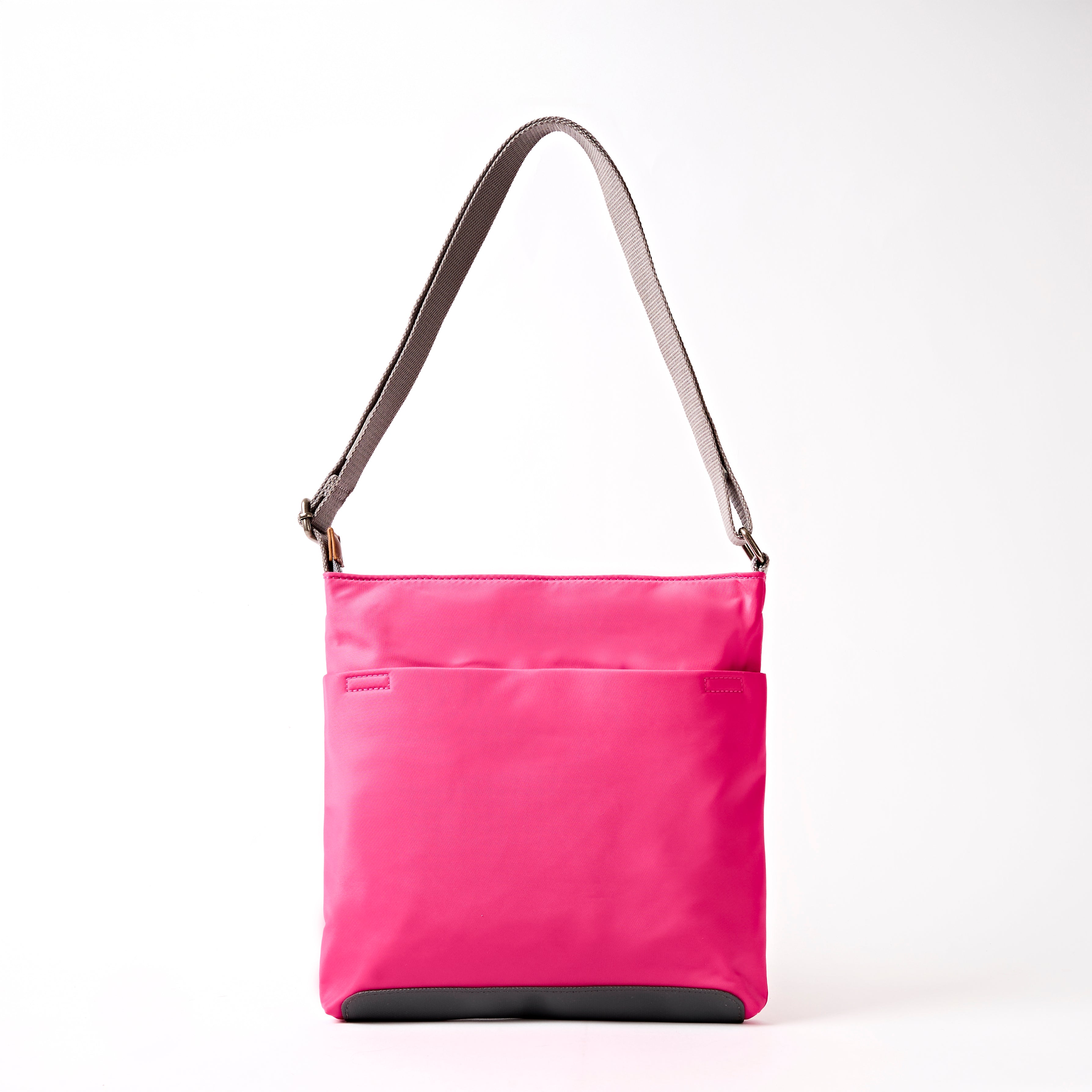ROKA London - Kennington M crossbody-väska #Färg_Granita_Red