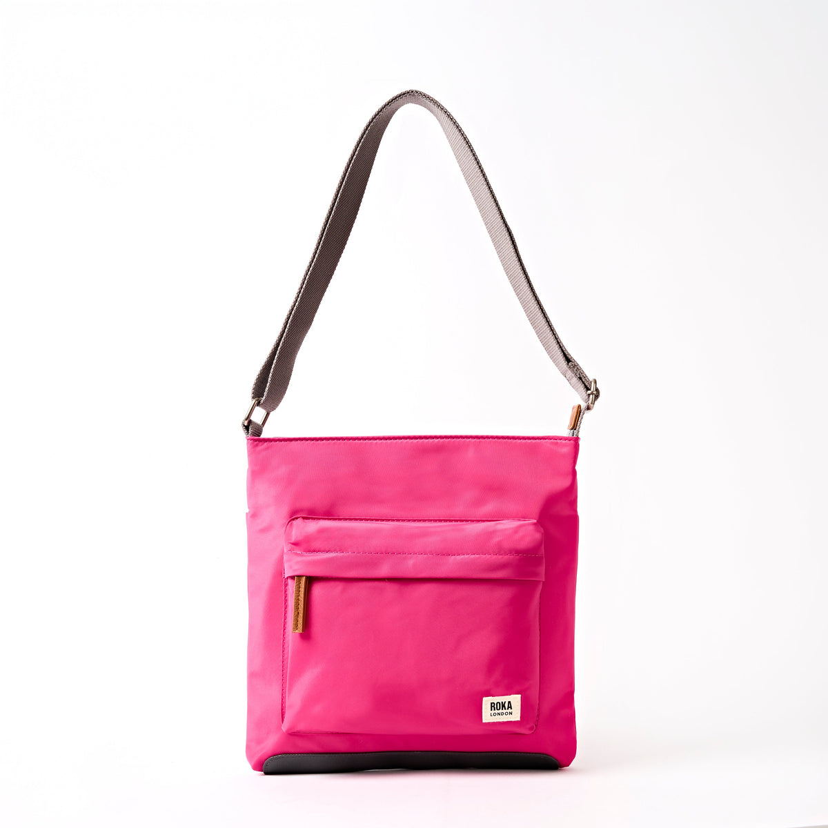 ROKA London - Kennington M crossbody-väska #Färg_Granita_Red