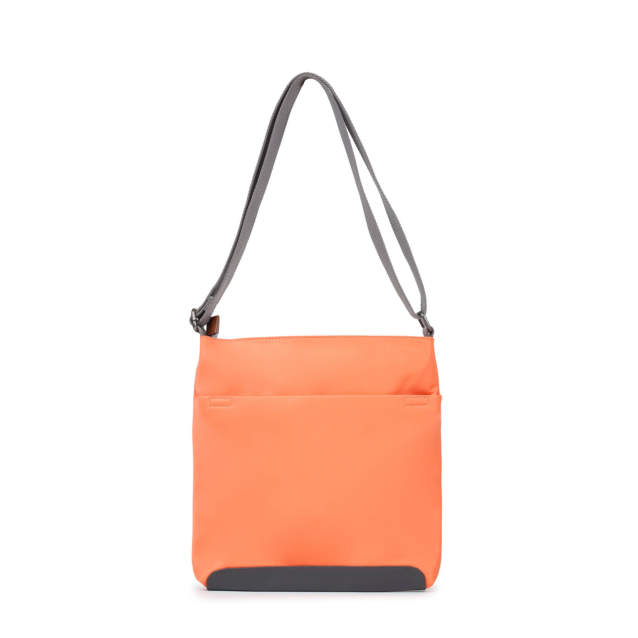 ROKA London - Kennington M crossbody-väska #Färg_Firecracker