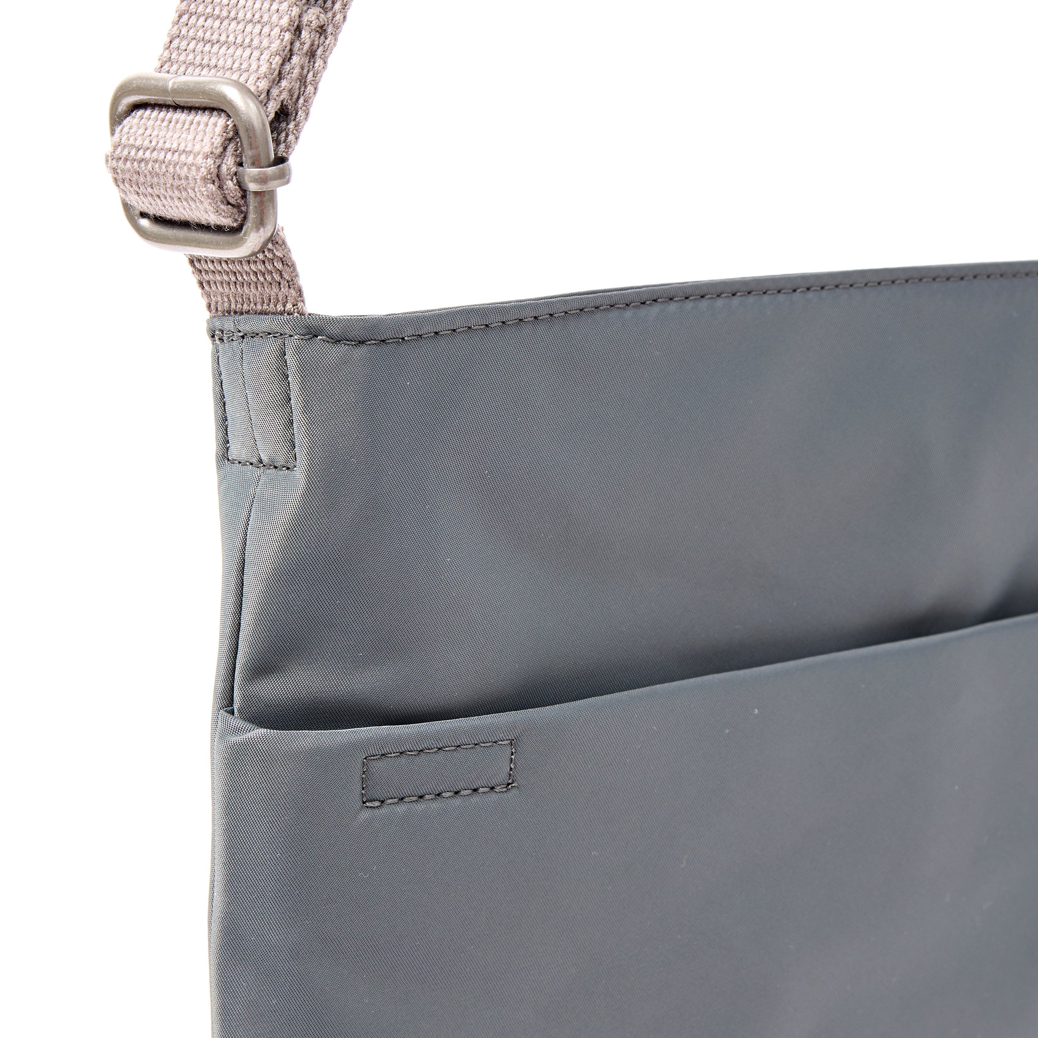 ROKA London - Kennington M crossbody-väska #Färg_Beluga
