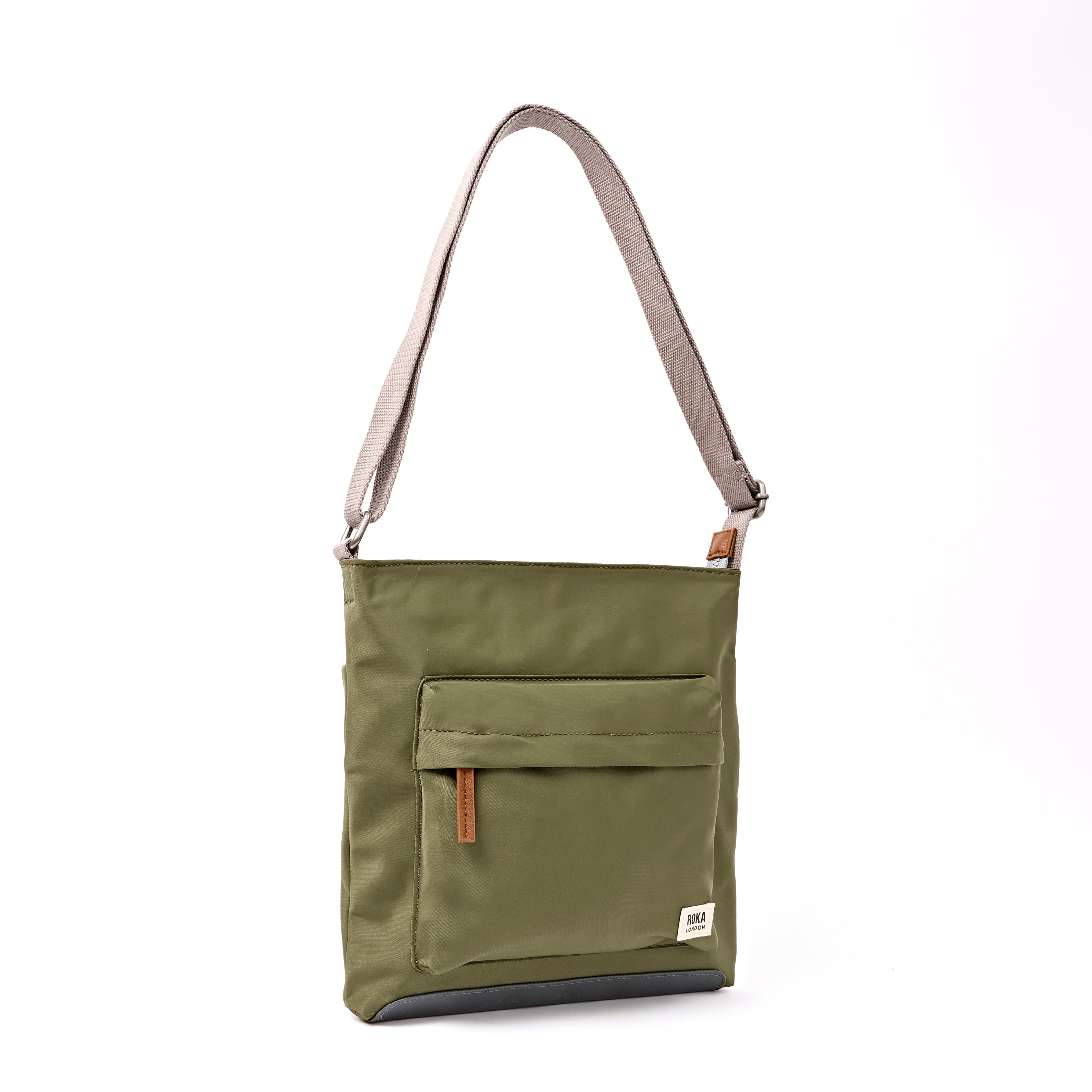 ROKA London - Kennington M crossbody-väska #Färg_Chive