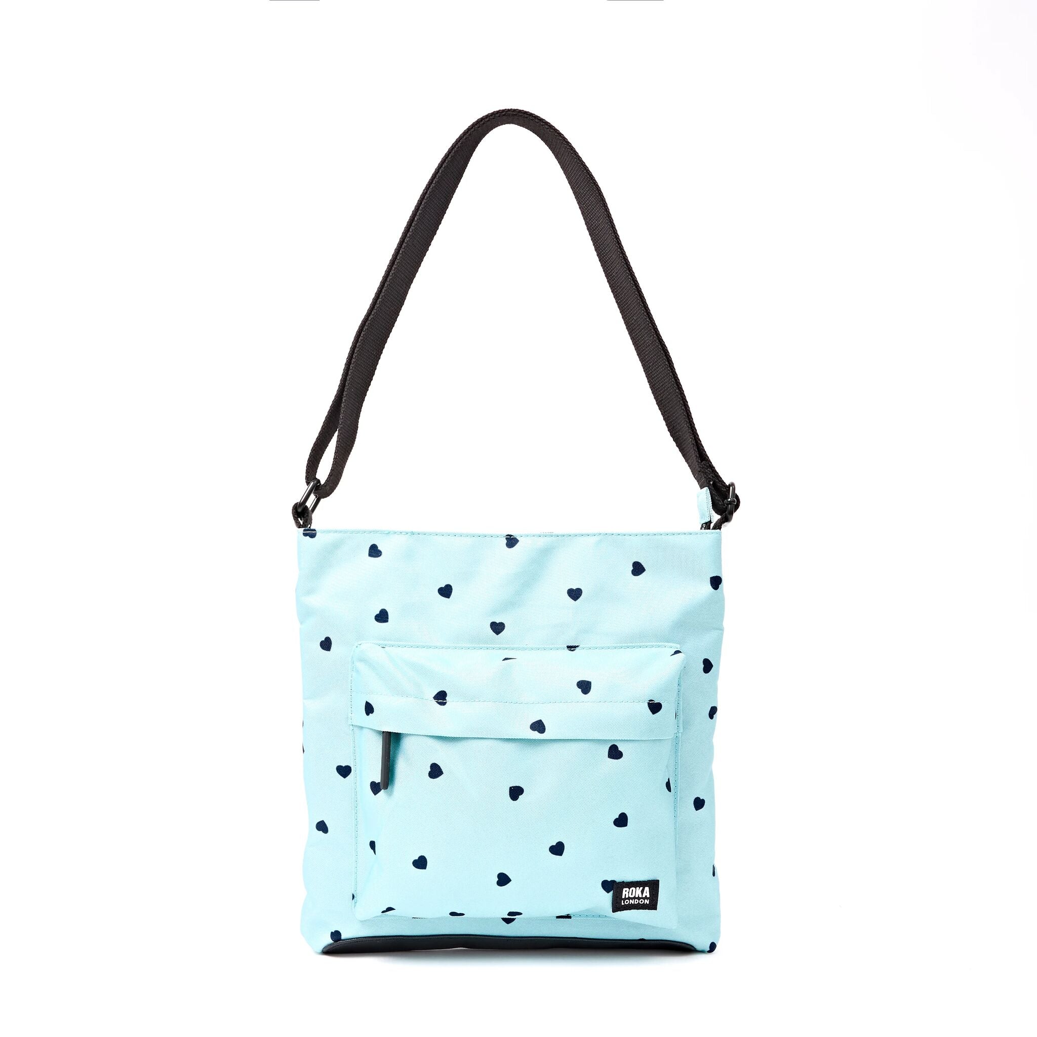 ROKA London - Kennington M crossbody-väska #Färg_Heart_Print