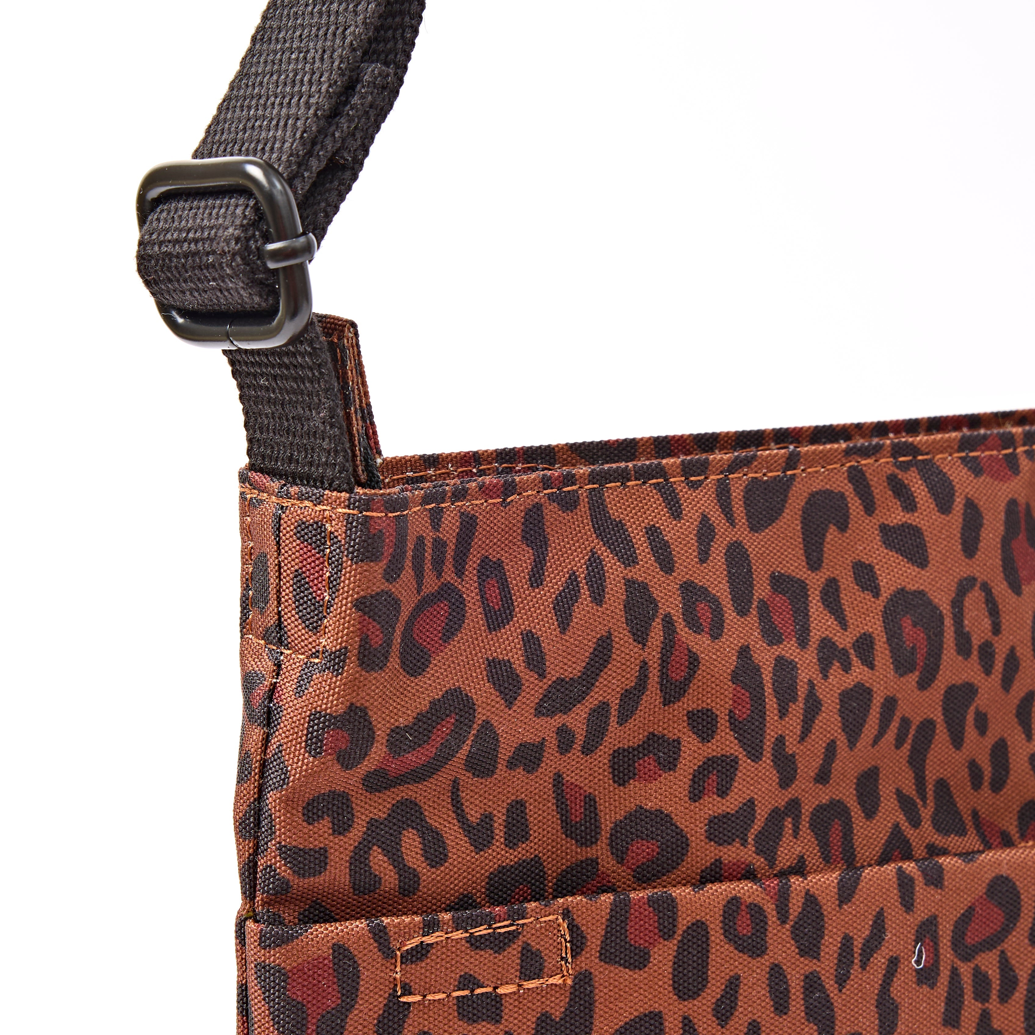 ROKA London - Kennington M crossbody-väska #Färg_Corn_Mini_Leopard