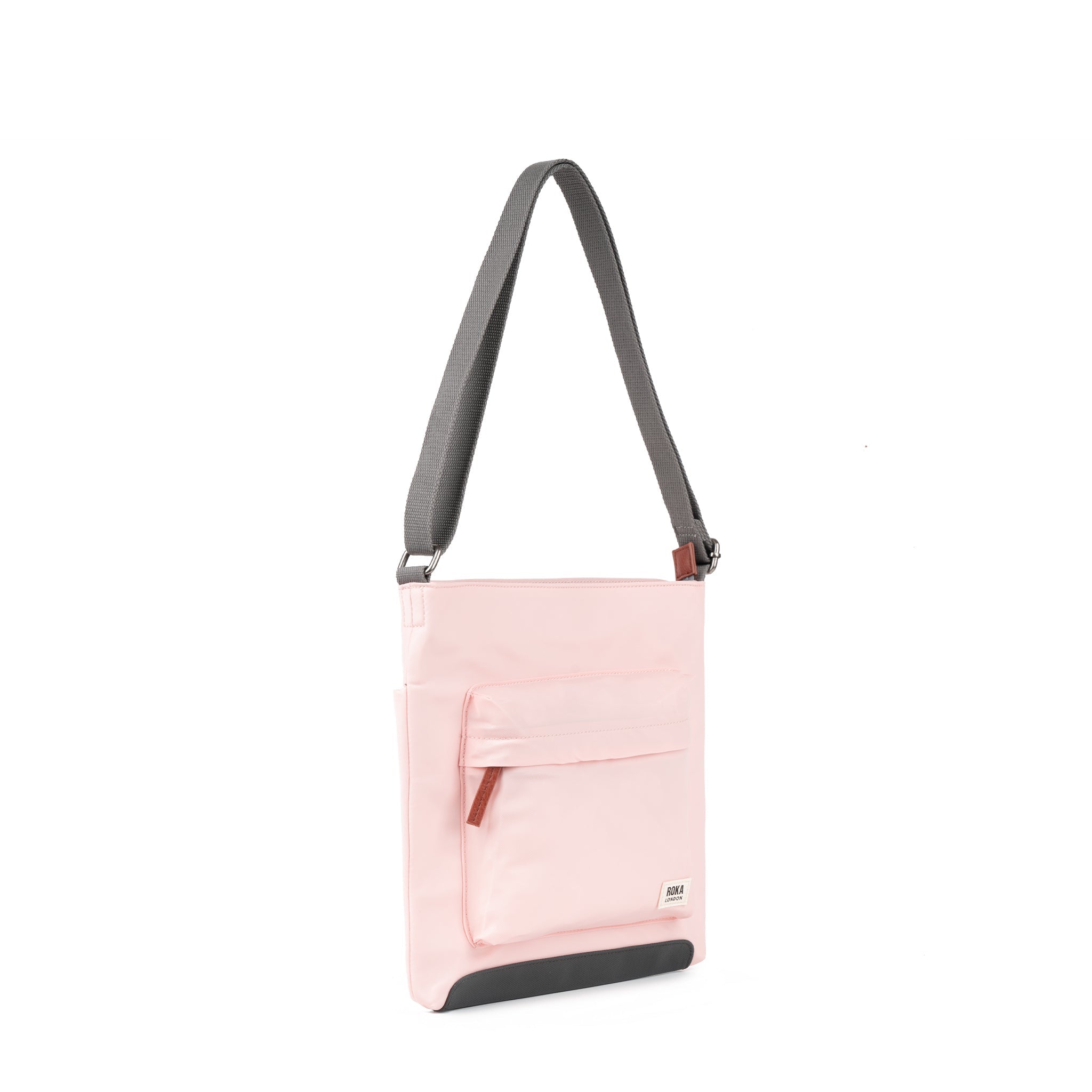 ROKA London - Kennington M crossbody-väska #Färg_English_Rose