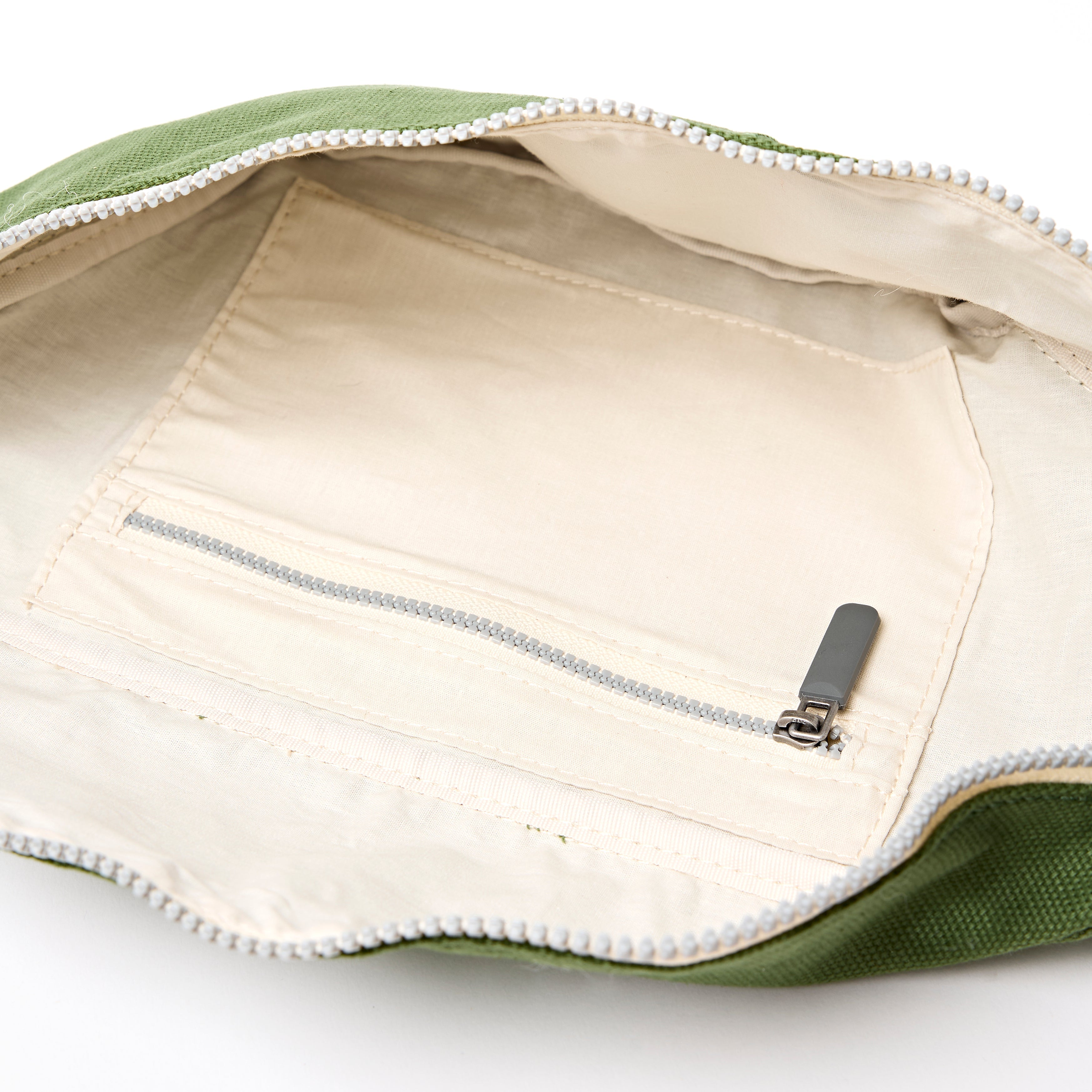 ROKA London - Mill Hill S crossbody-väska #Färg_Artichoke