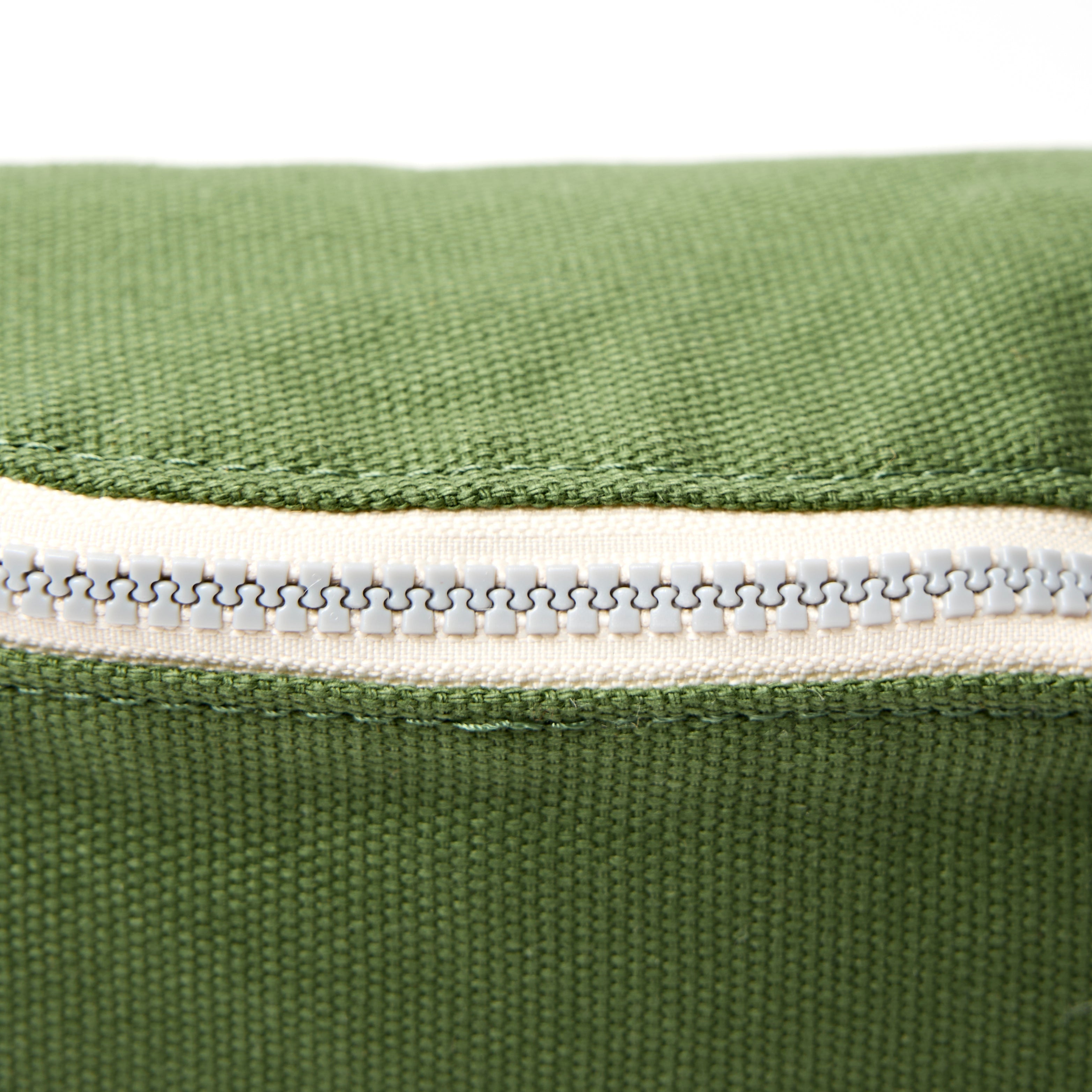 ROKA London - Mill Hill S crossbody-väska #Färg_Artichoke