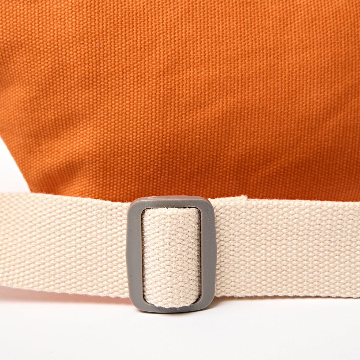 ROKA London - Mill Hill S crossbody-väska #Färg_Burnt_Orange