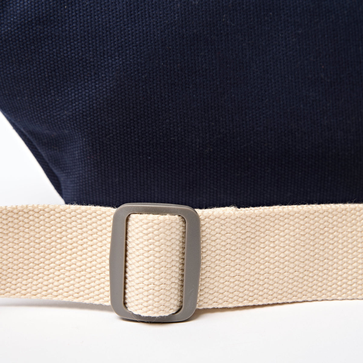 ROKA London - Mill Hill S crossbody-väska #Färg_Midnight
