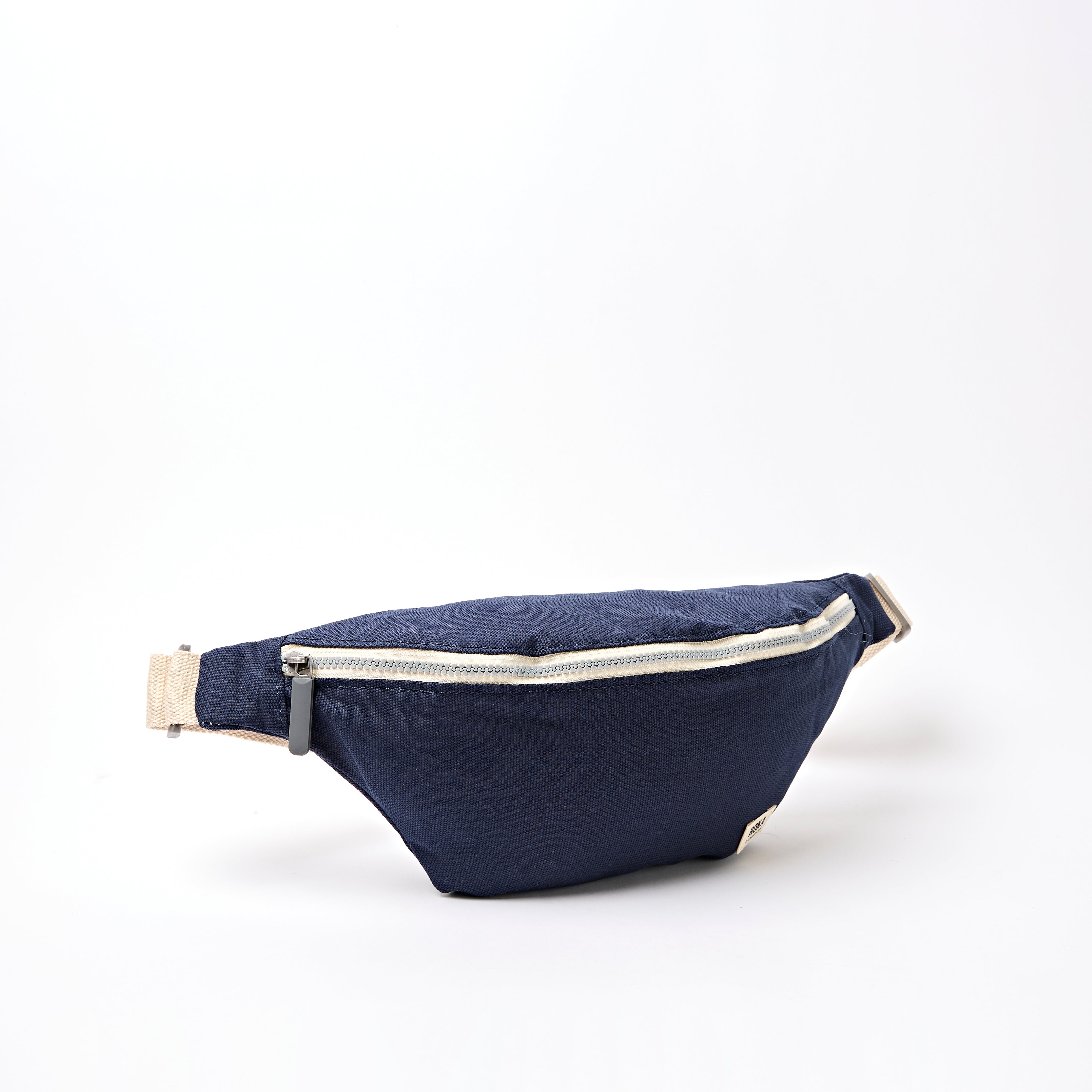 ROKA London - Mill Hill S crossbody-väska #Färg_Midnight
