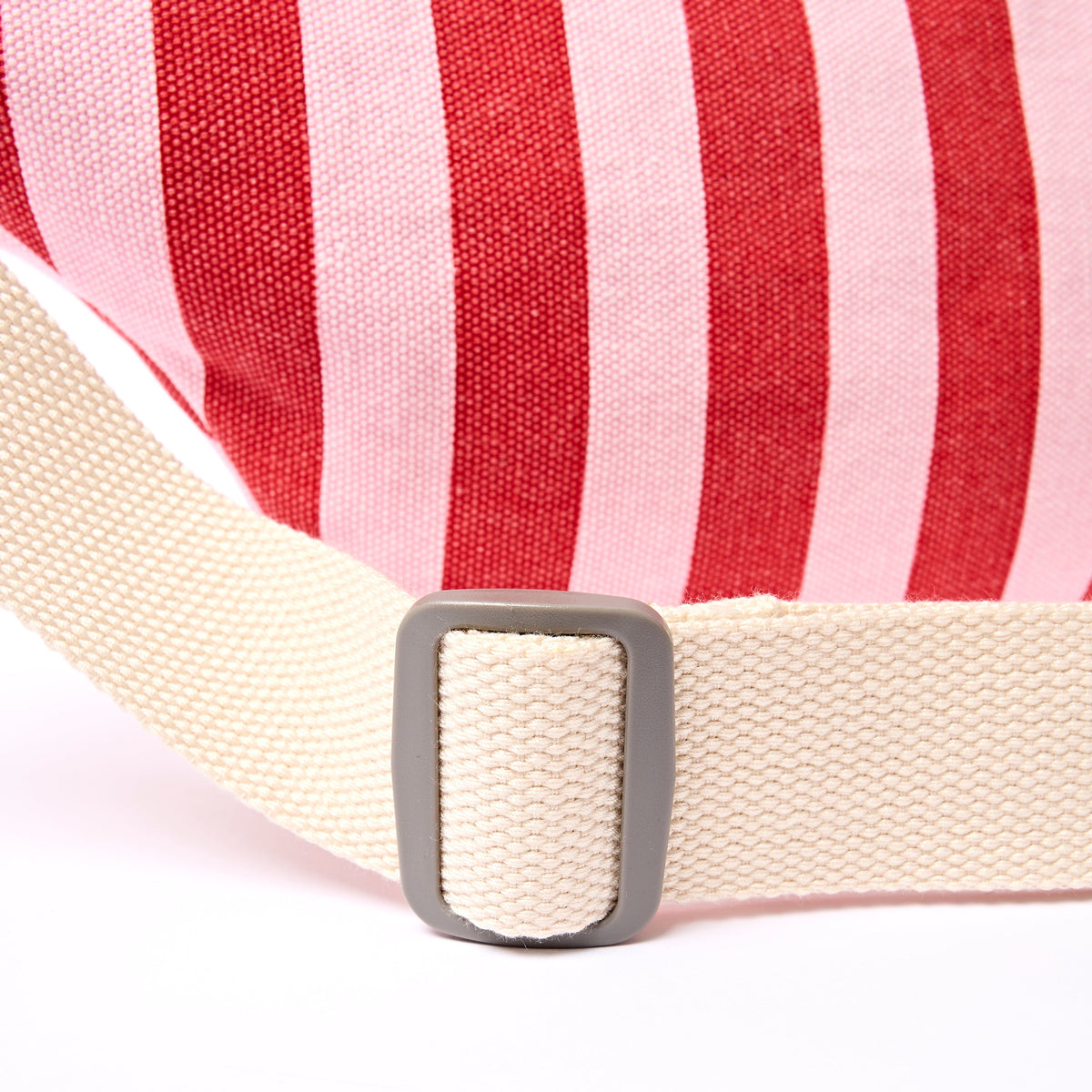 ROKA London - Mill Hill S crossbody-väska #Färg_Strawberry_Stripe