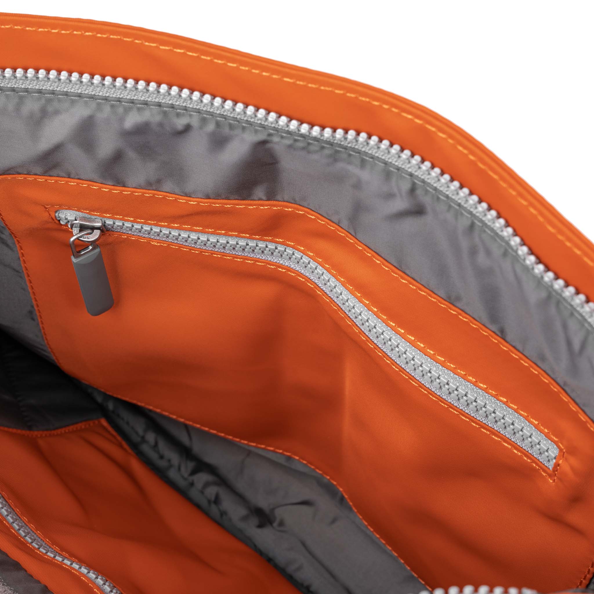 ROKA London - Moorgate M messengerväska #Färg_Burnt_Orange