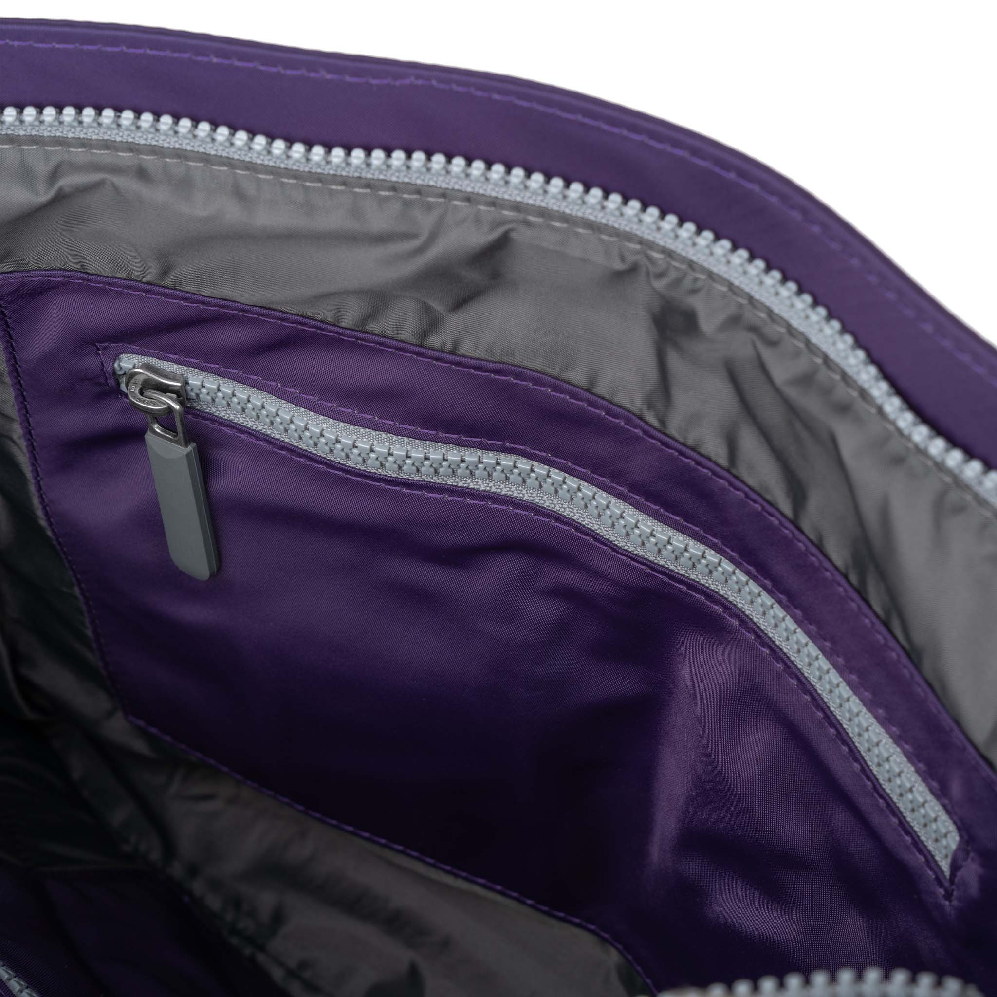 ROKA London - Moorgate M messengerväska #Färg_Majestic_Purple