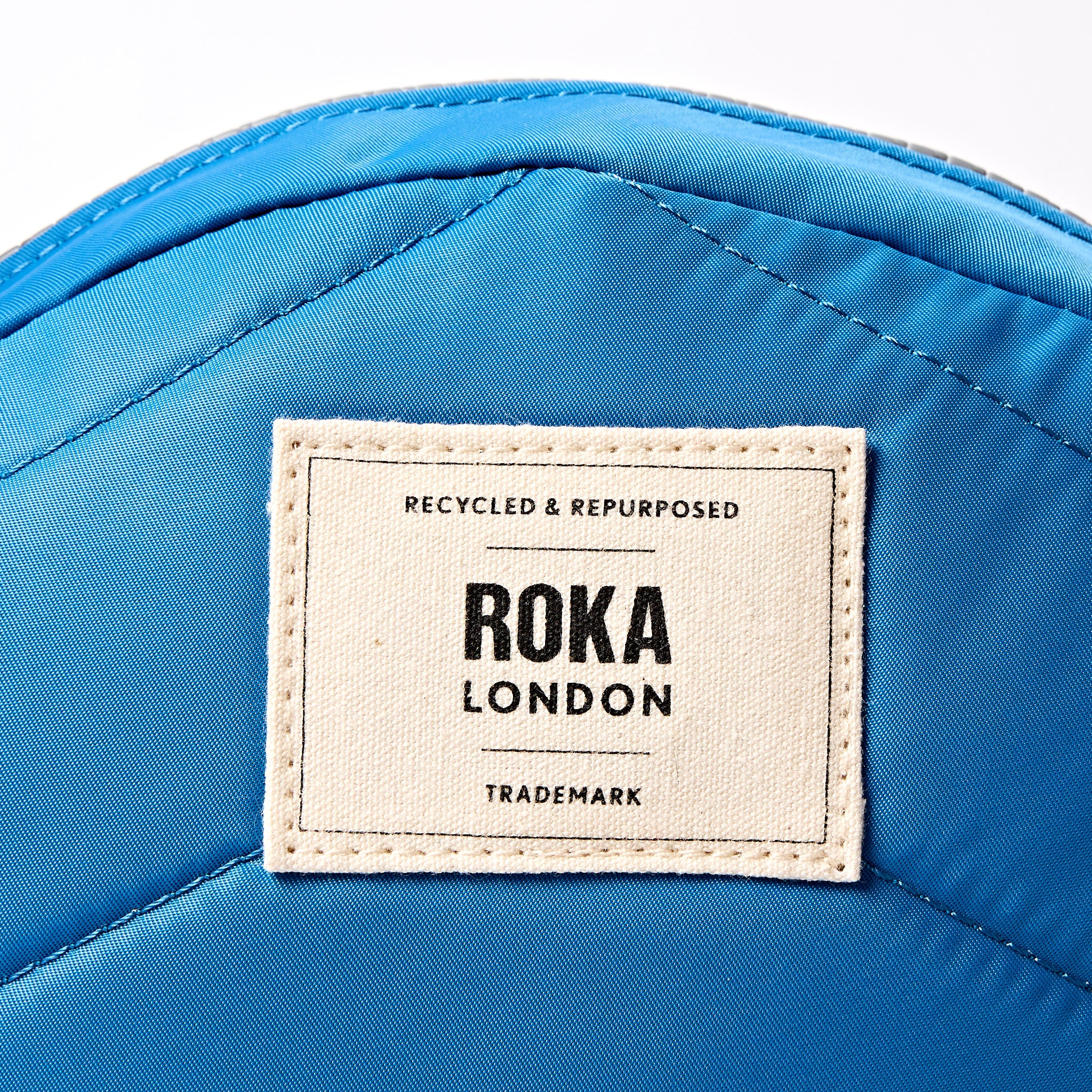 ROKA London - Paddington S crossbody-väska #Färg_Malibu_Blue