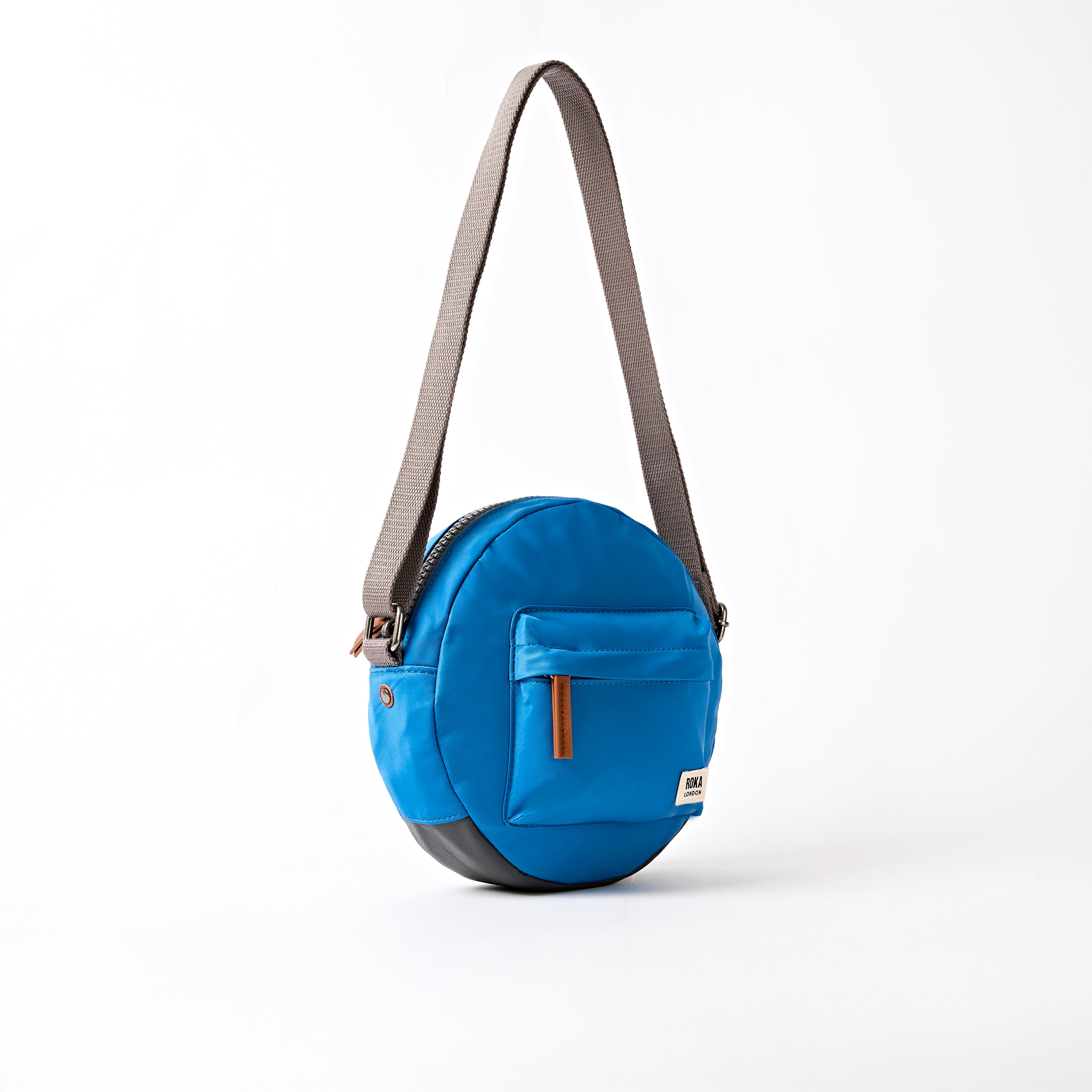 ROKA London - Paddington S crossbody-väska #Färg_Malibu_Blue