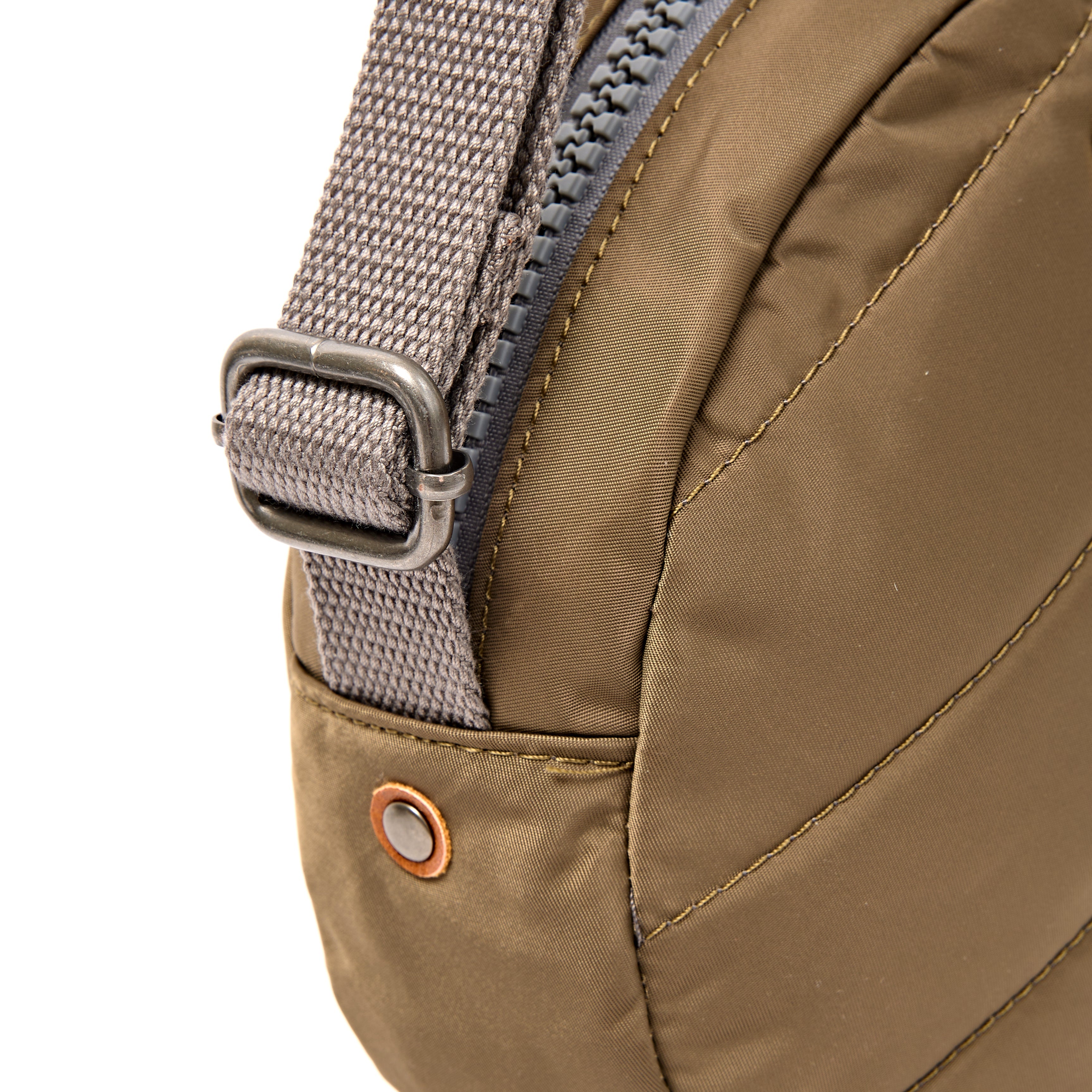 ROKA London - Paddington S crossbody-väska #Färg_Army