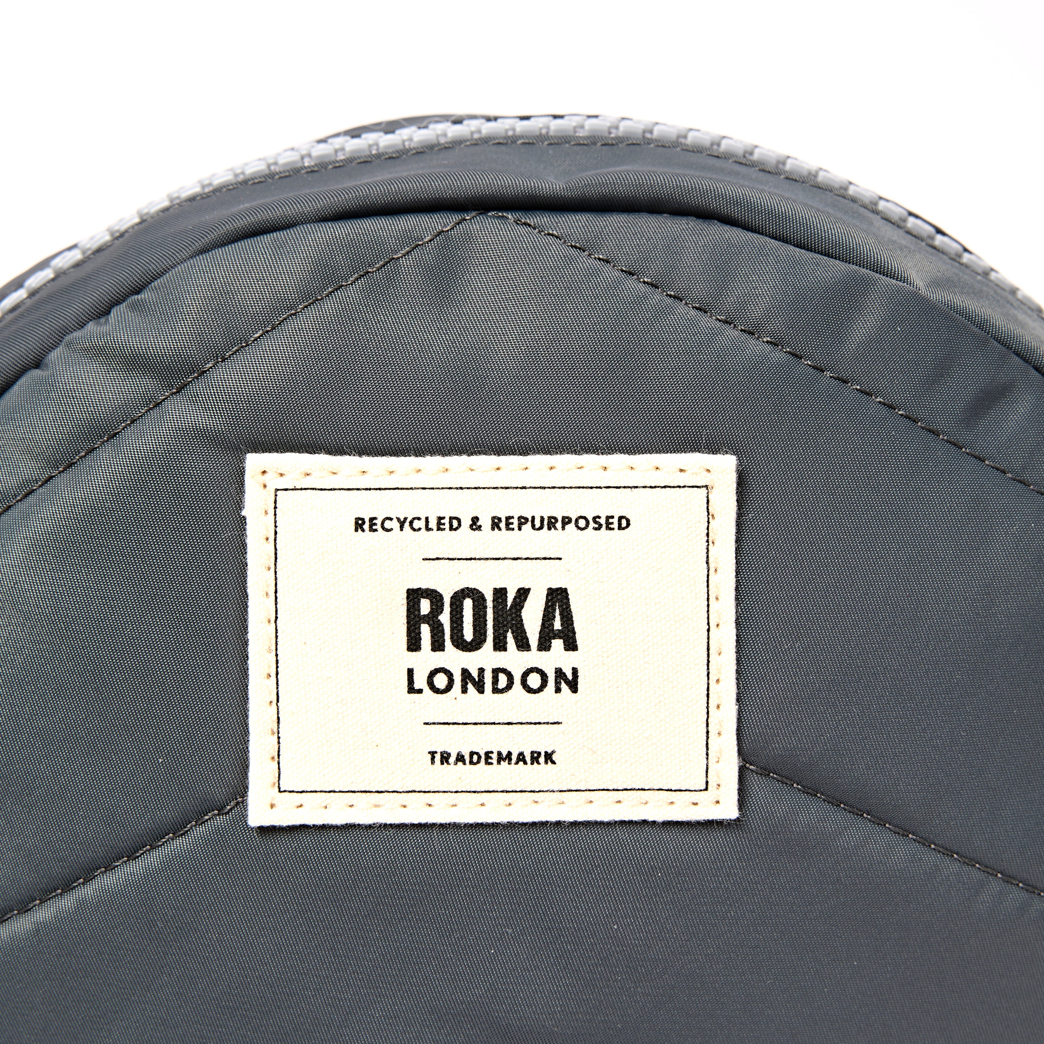 ROKA London - Paddington S crossbody-väska #Färg_Beluga