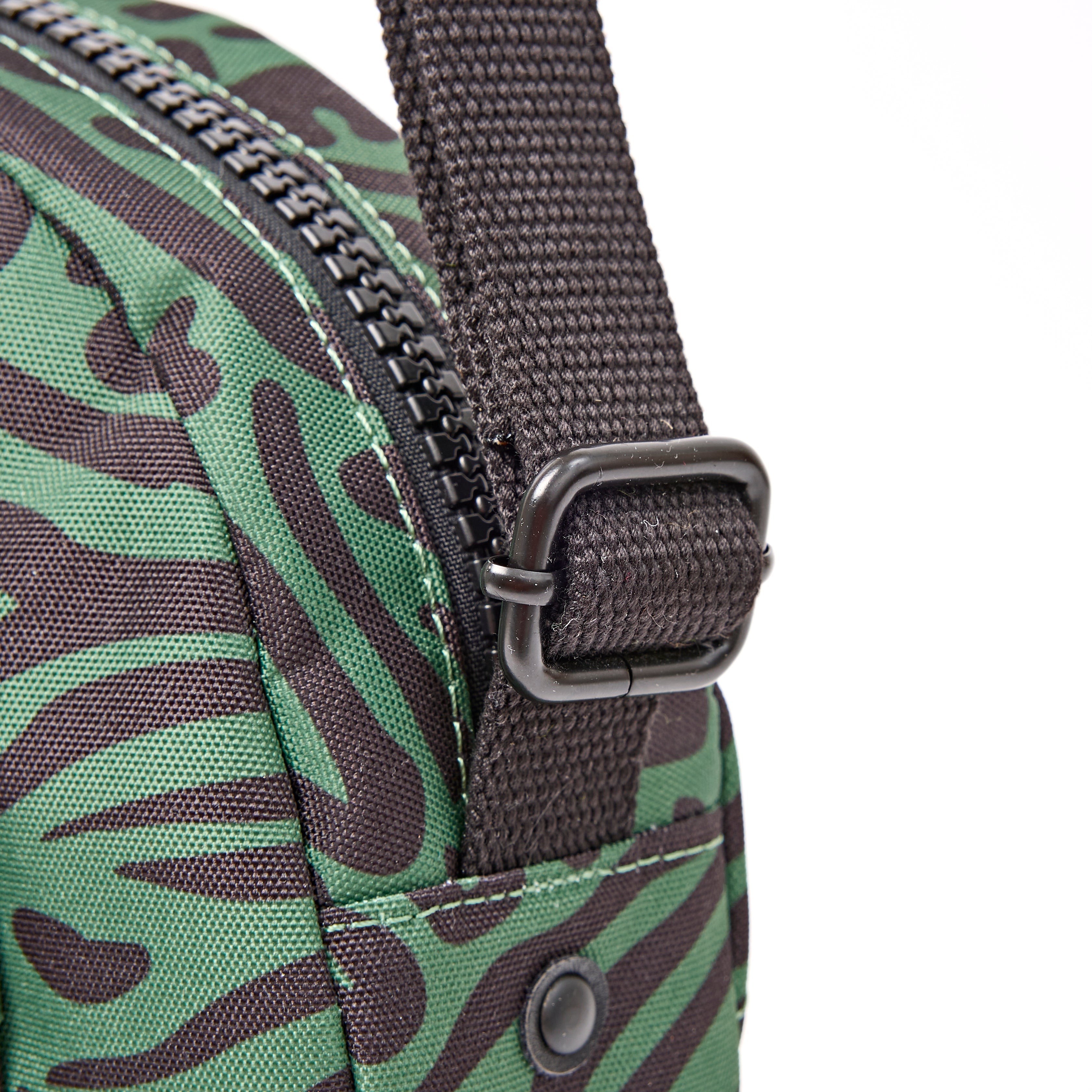 ROKA London - Paddington S crossbody-väska #Färg_Mixed_Animal_Artichoke