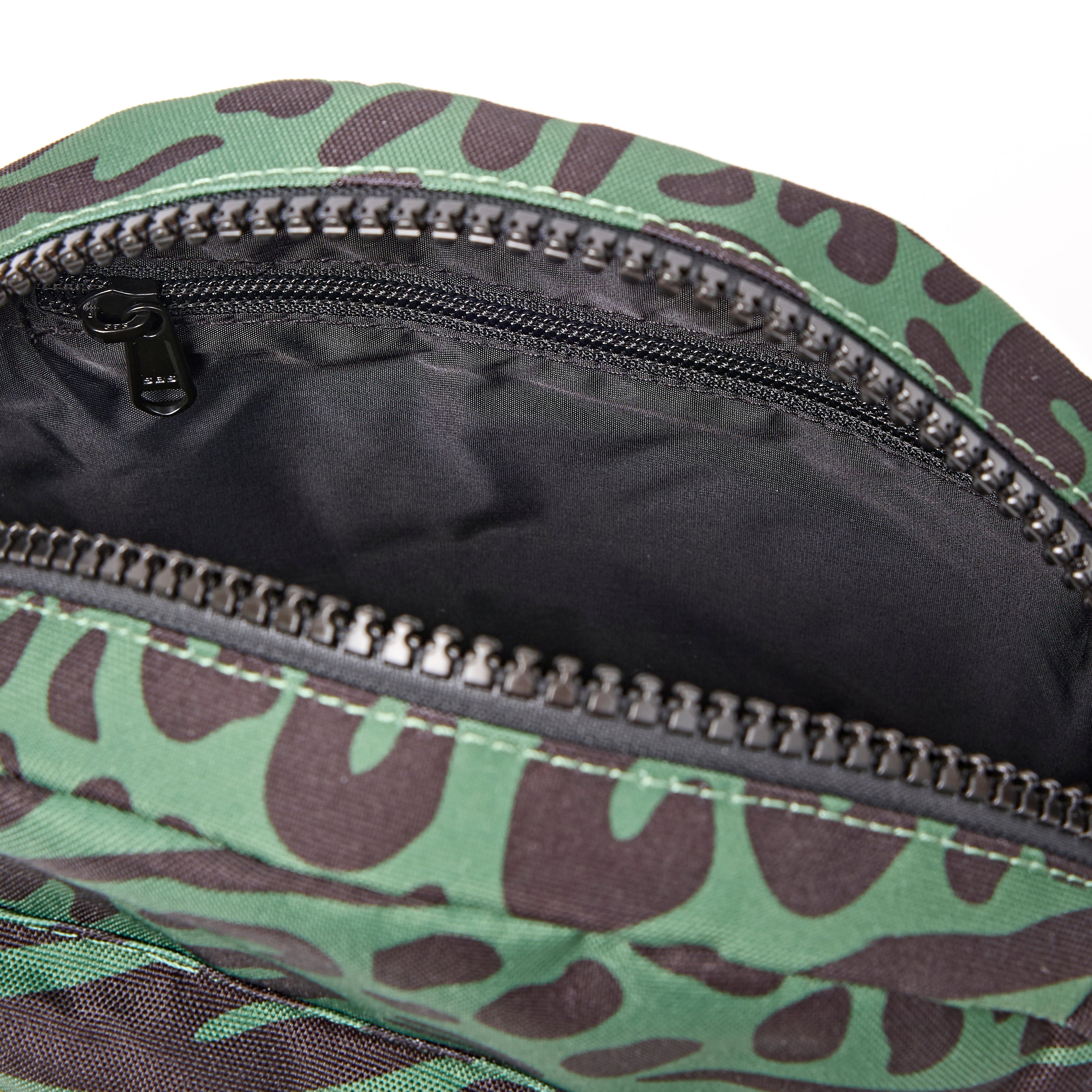 ROKA London - Paddington S crossbody-väska #Färg_Mixed_Animal_Artichoke