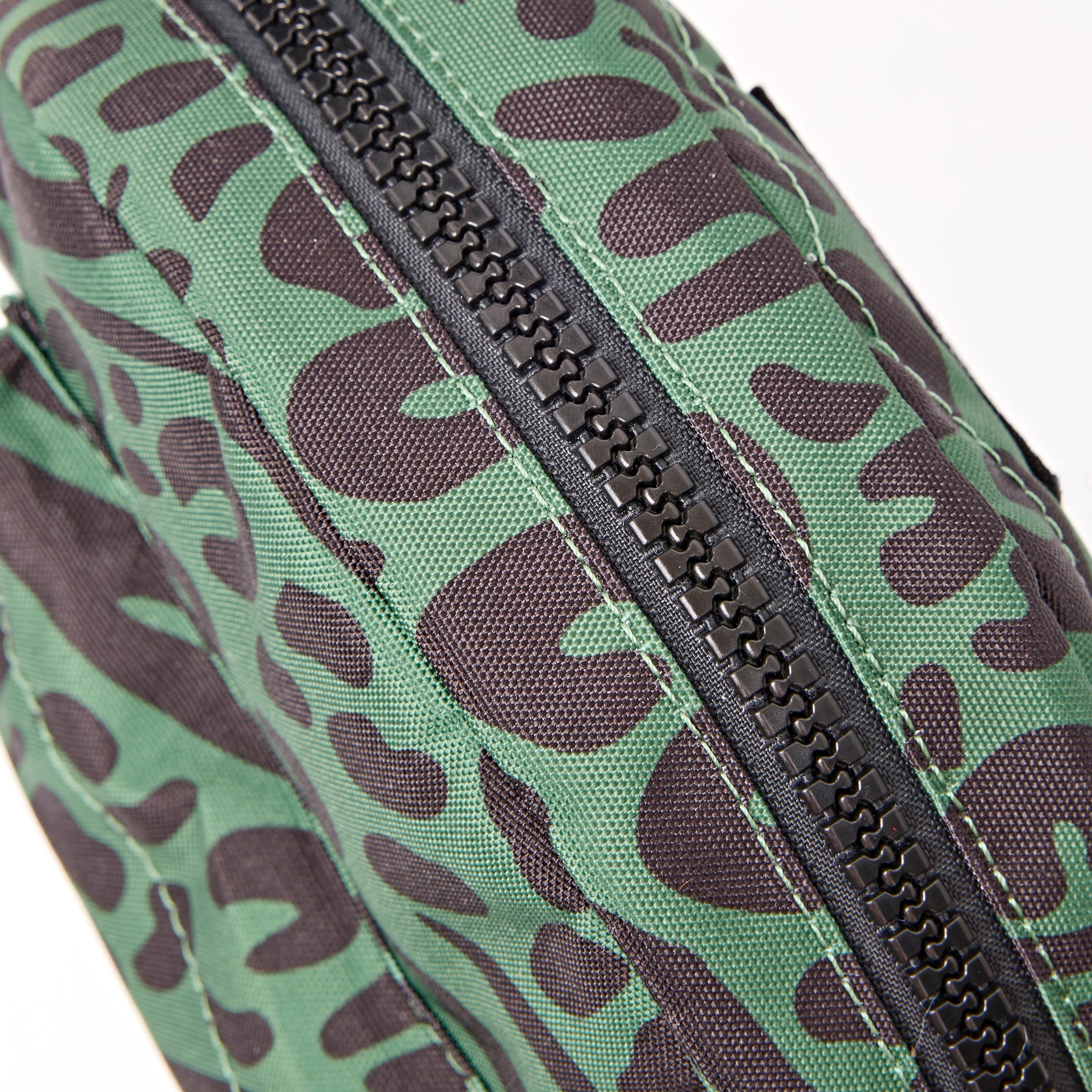 ROKA London - Paddington S crossbody-väska #Färg_Mixed_Animal_Artichoke