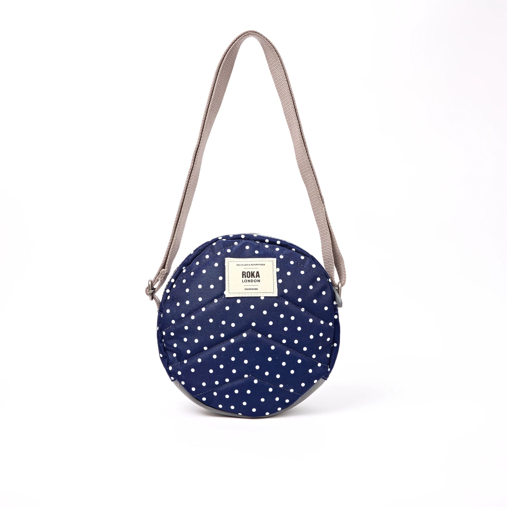 ROKA London - Paddington S crossbody-väska #Färg_Navy_Polka_Dot