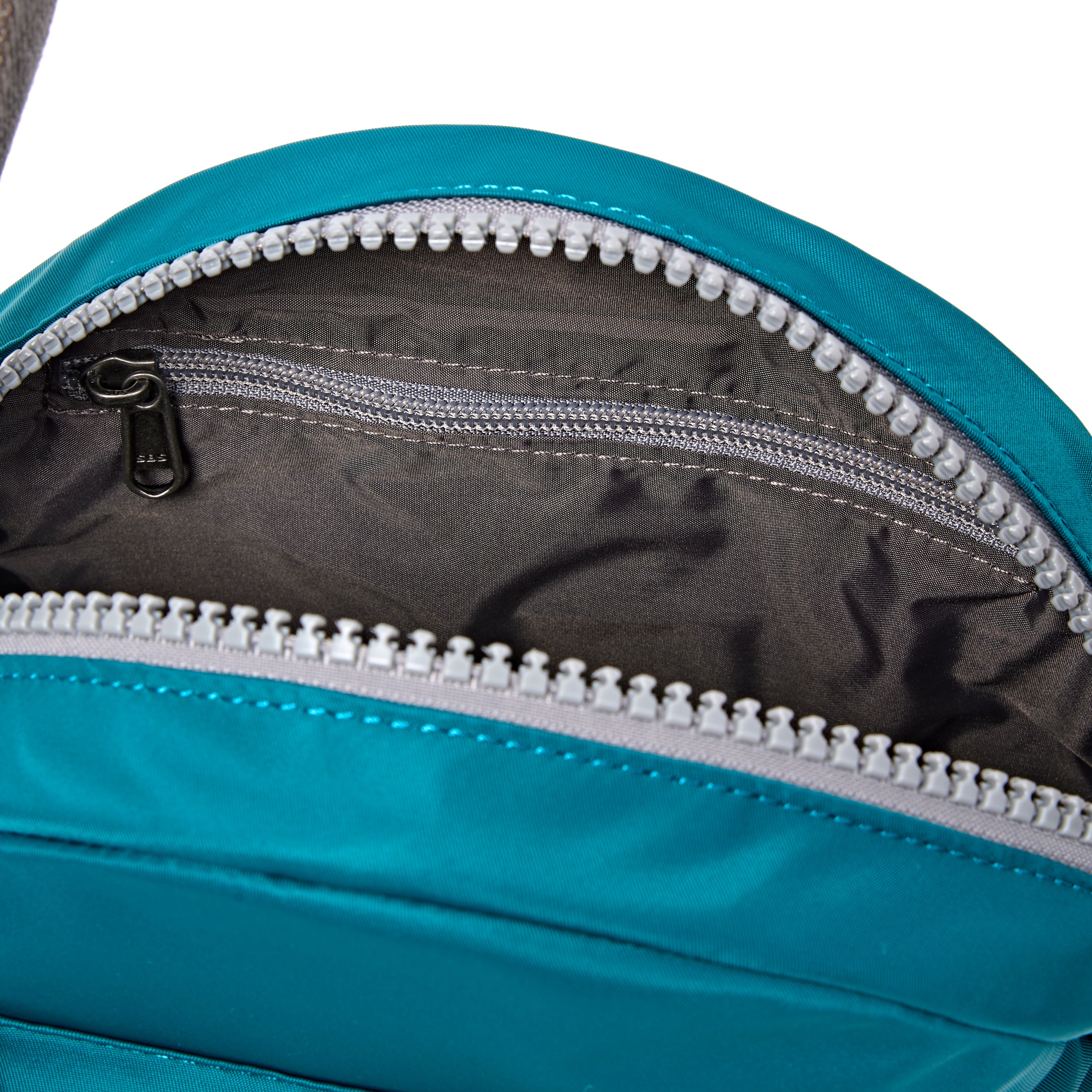 ROKA London - Paddington S crossbody-väska #Färg_North_Sea