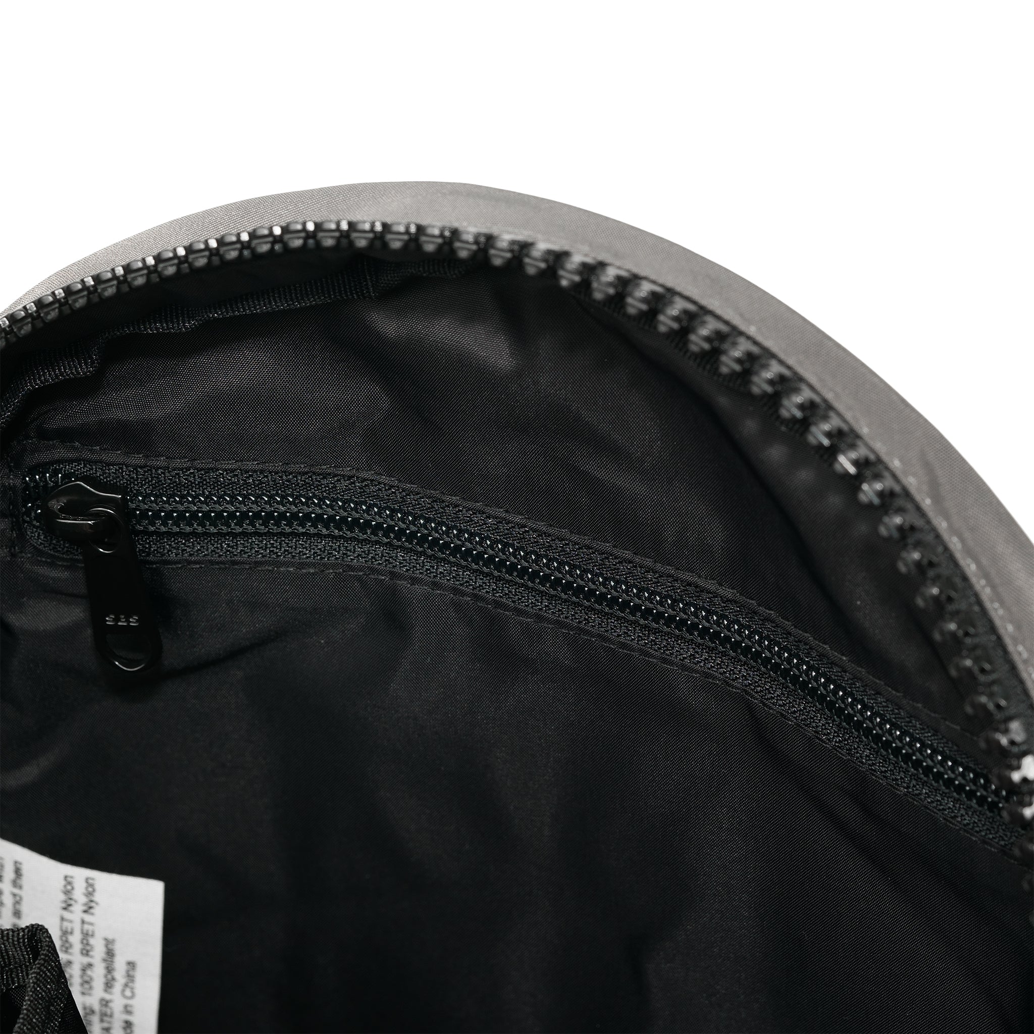 ROKA London - Paddington S Paddington crossbody-väska Creative Waste #Färg_Black/Graphite