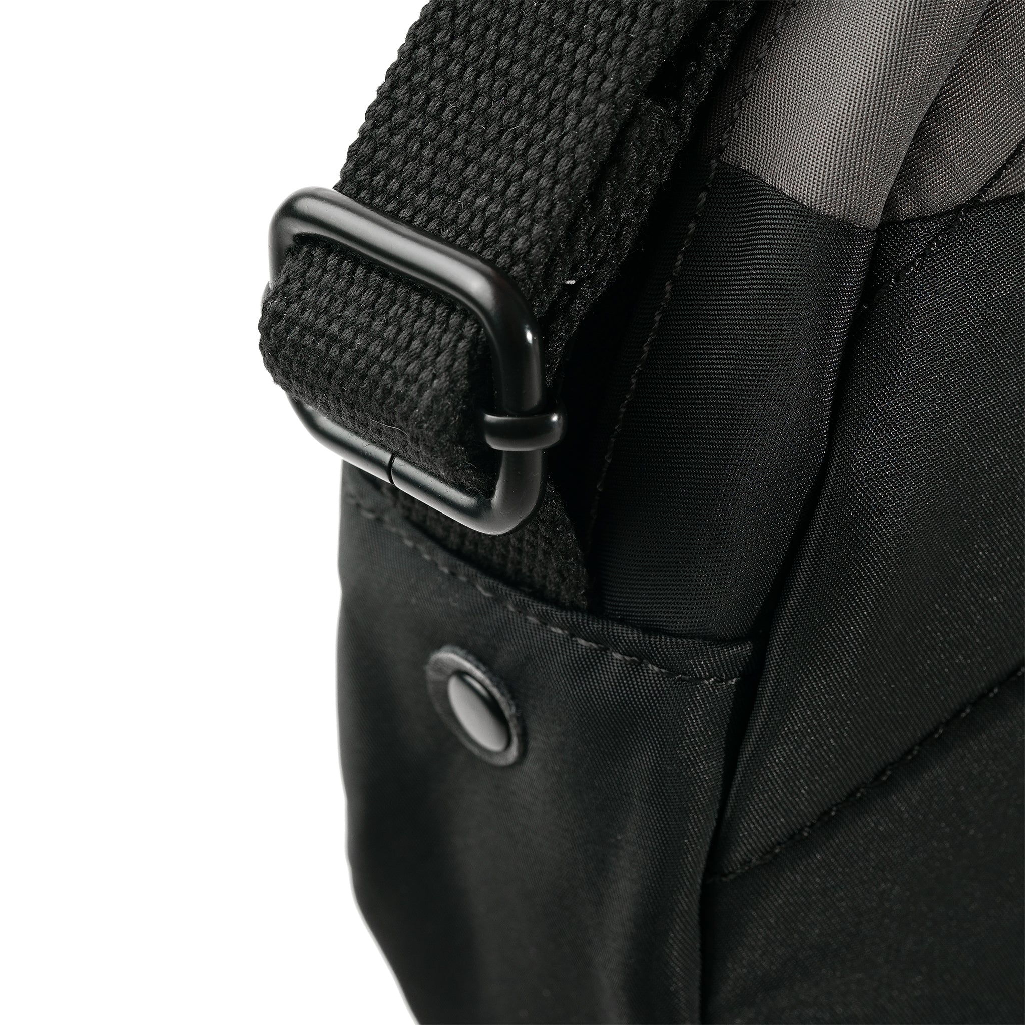 ROKA London - Paddington S Paddington crossbody-väska Creative Waste #Färg_Black/Graphite