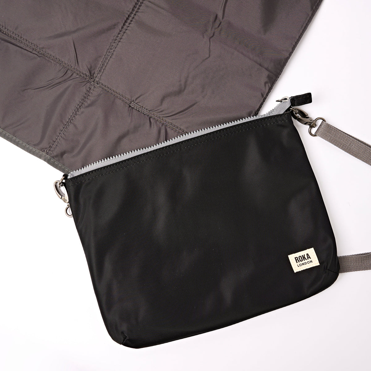 ROKA London - Primrose L skötväska #Färg_Black