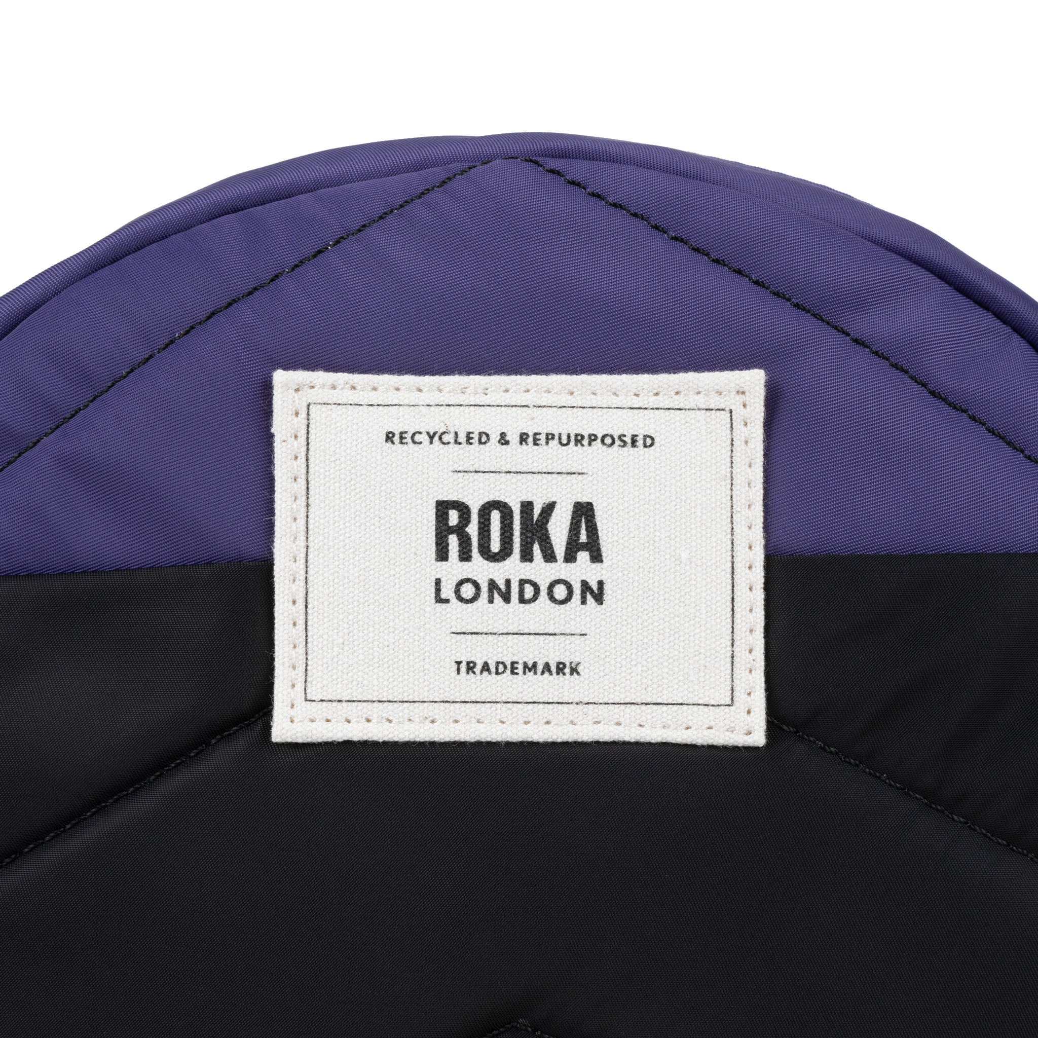 ROKA London - Paddington S Paddington crossbody-väska Creative Waste #Färg_Black/Mulberry