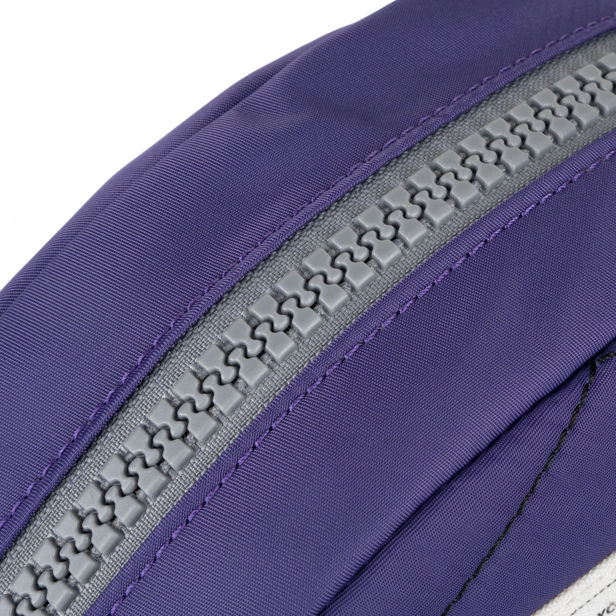 ROKA London - Paddington S Paddington crossbody-väska Creative Waste #Färg_Black/Mulberry