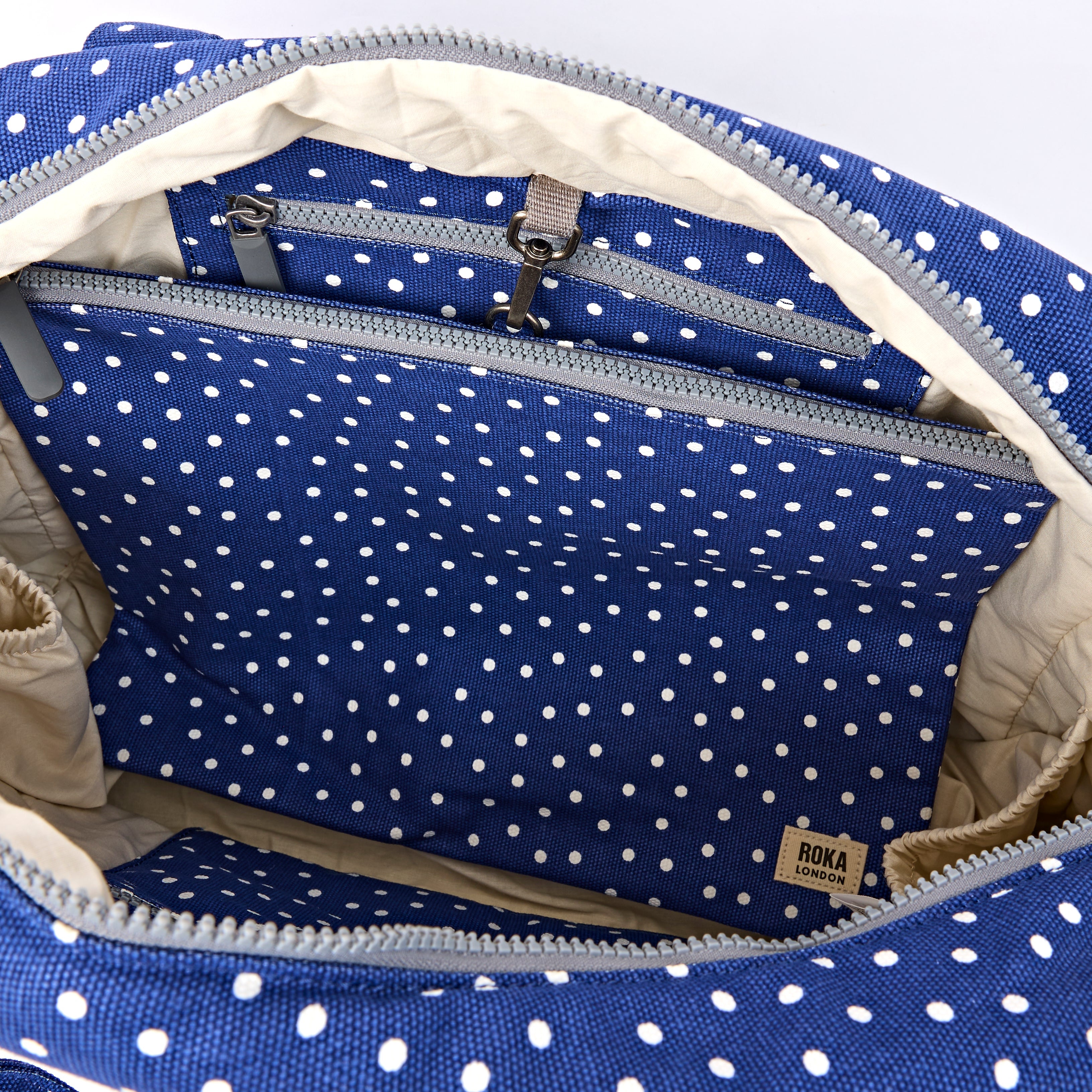 ROKA London - Somerset L axelväska #Färg_Navy_Polka