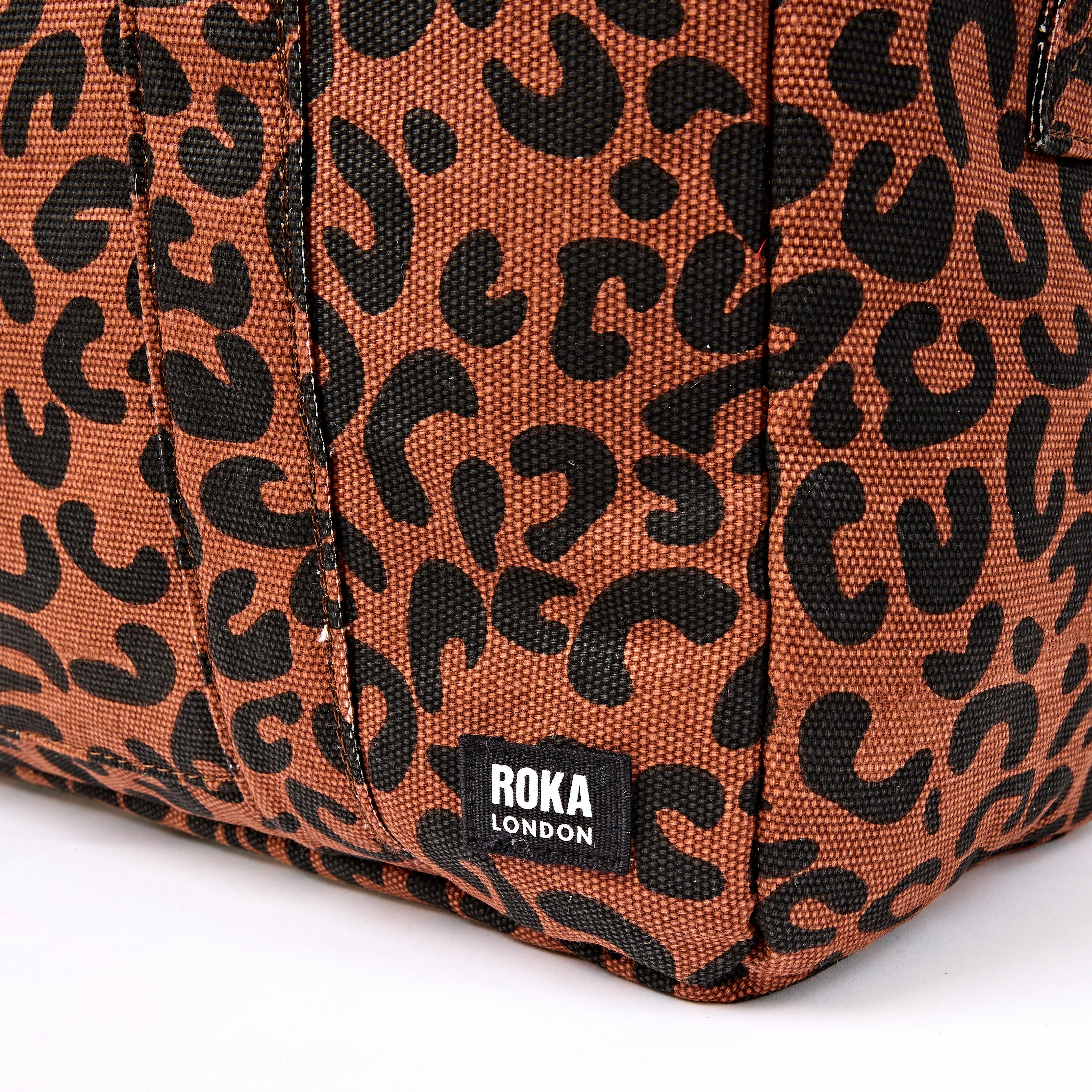 ROKA London - Somerset L axelväska #Färg_Scarlet_Leopard