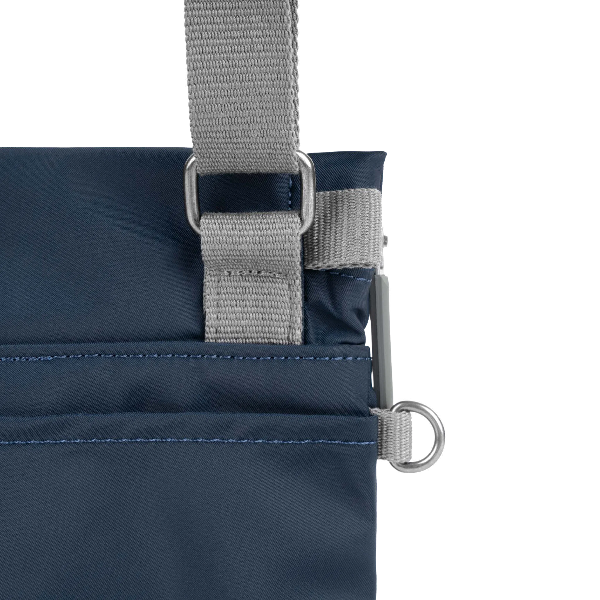ROKA London - Stratford S crossbody-väska #Färg_Midnight