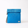 ROKA London - Stratford S crossbody-väska #Färg_Malibu_Blue