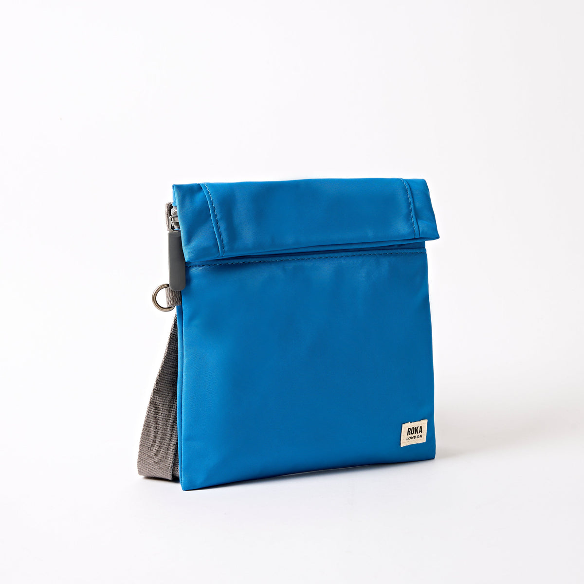 ROKA London - Stratford S crossbody-väska #Färg_Malibu_Blue