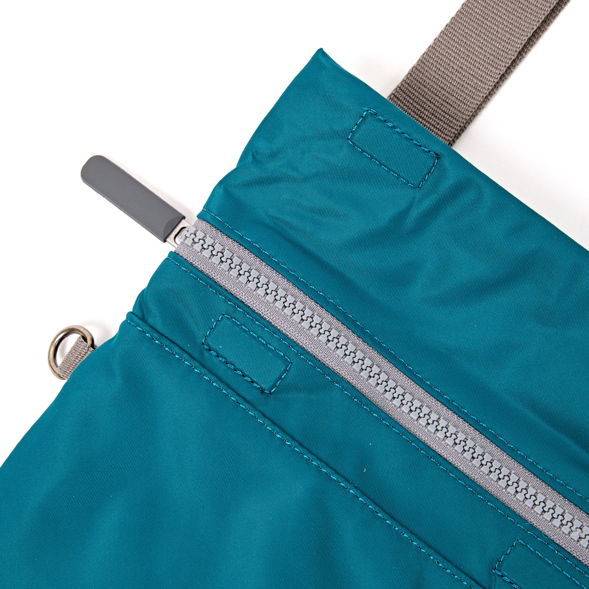 ROKA London - Stratford S crossbody-väska #Färg_North_Sea