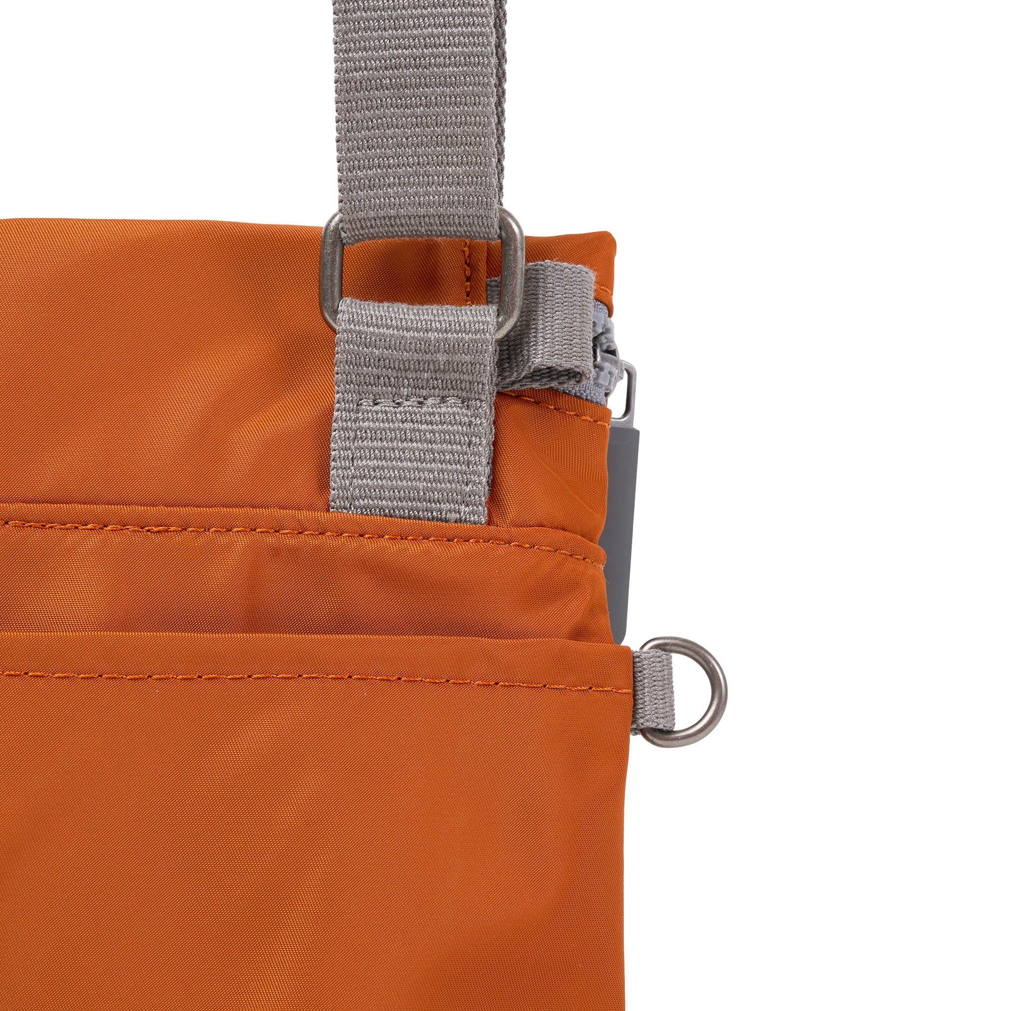 ROKA London - Stratford S crossbody-väska #Färg_Bran