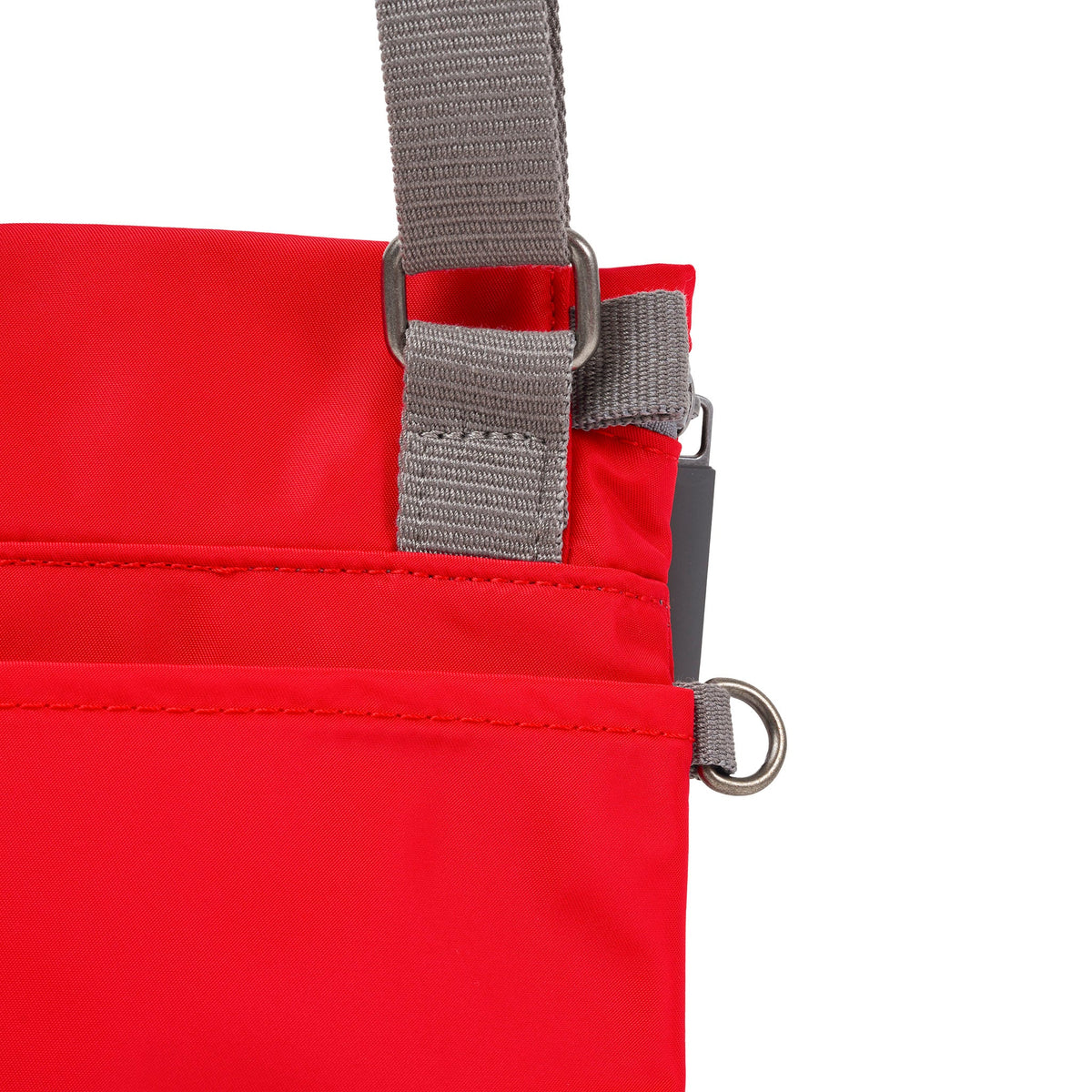 ROKA London - Stratford S crossbody-väska #Färg_Chilli_Oil