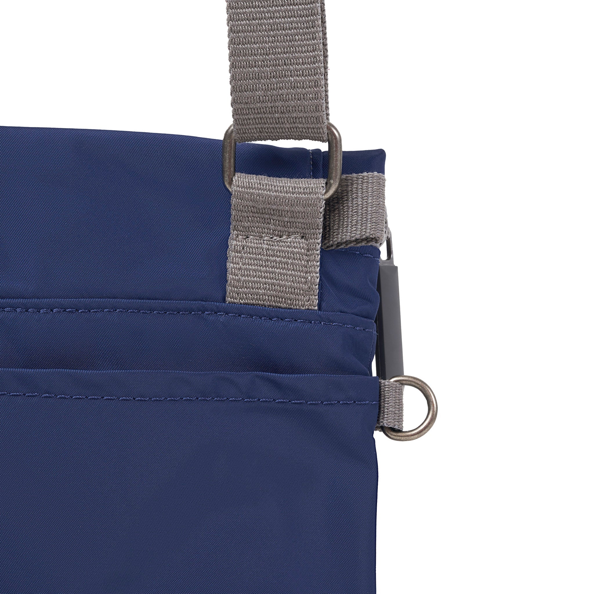 ROKA London - Stratford S crossbody-väska #Färg_Crisp_Blue